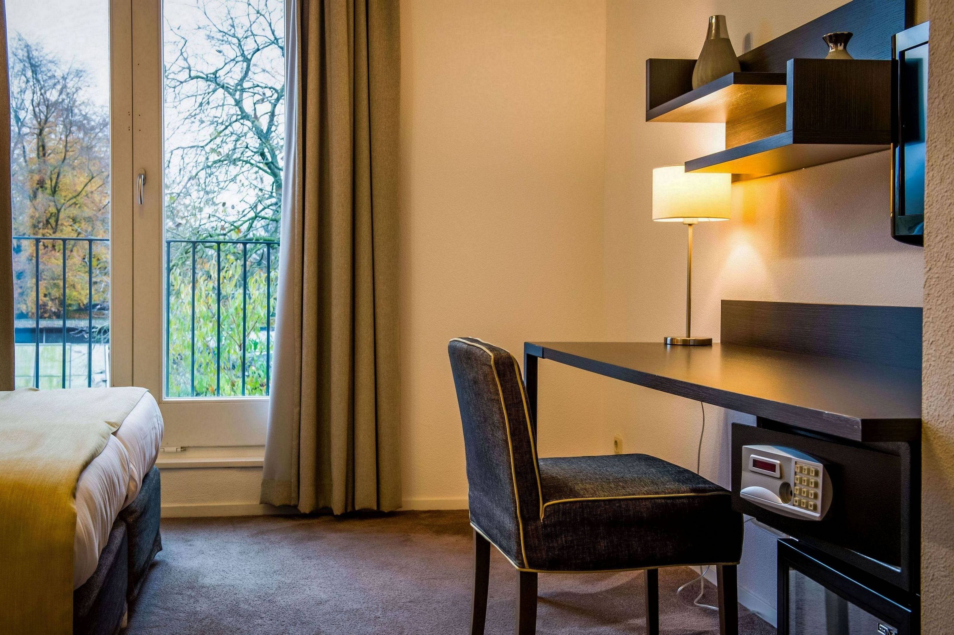 PARKHOTEL AUBERGE VINCENT-guestroom-Double Room.jpg