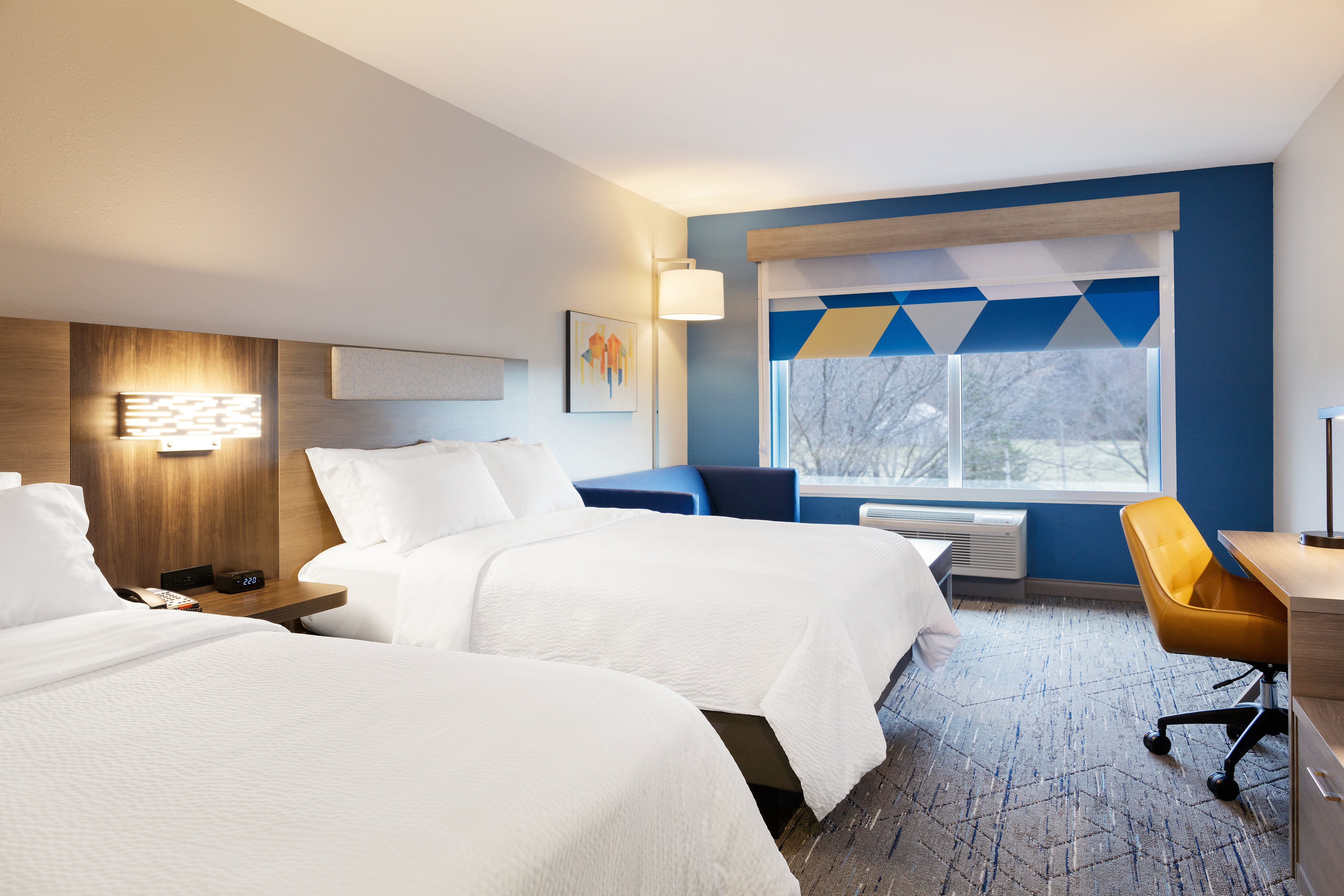 HOLIDAY INN EXP STES JOPLIN SE BY I-guestroom-Queen Bed Guest Room.jpg