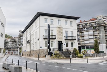 Hotel Mondragon