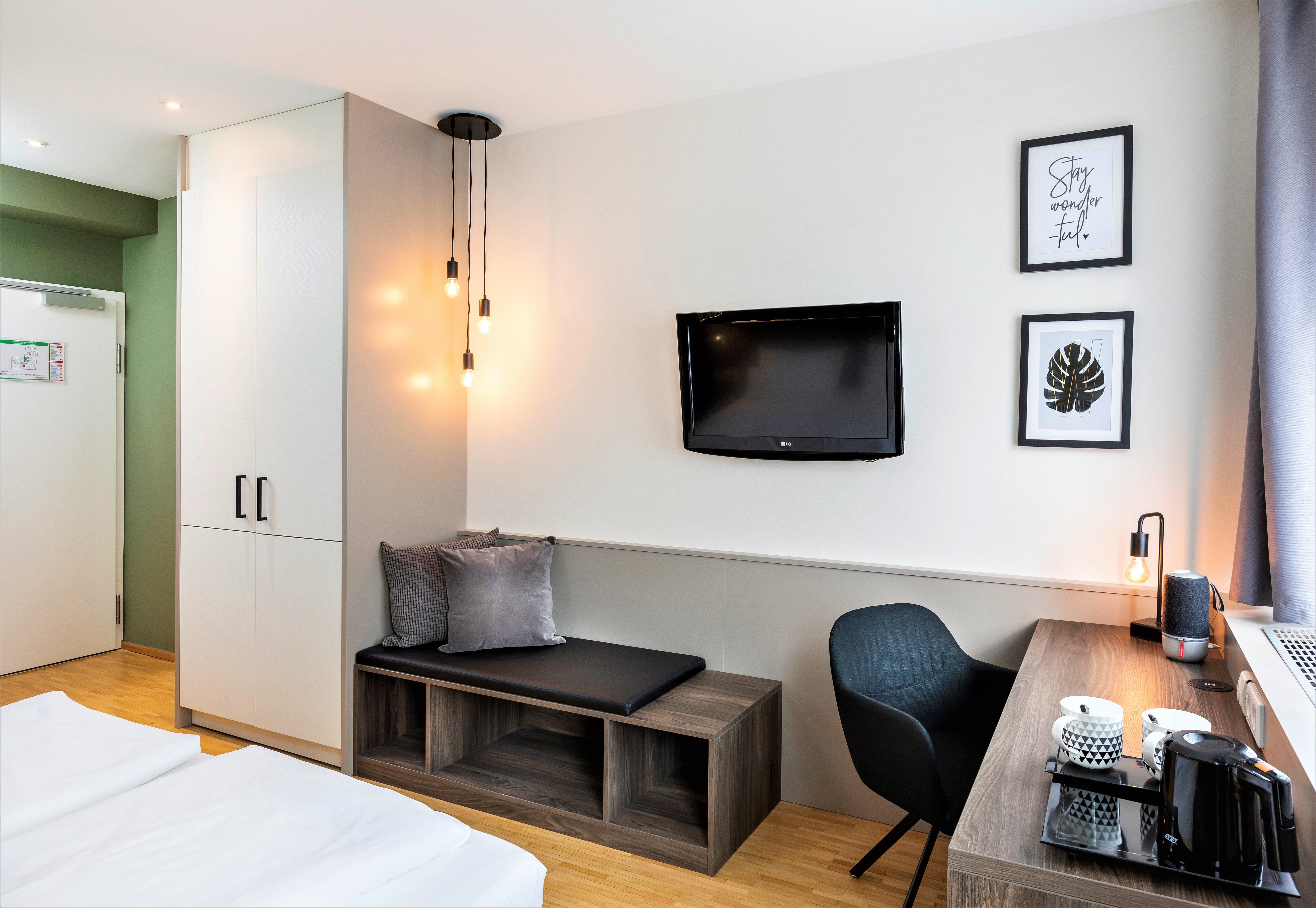 Zeitwohnhaus Suite Hotel-guestroom-Double Smart.jpg