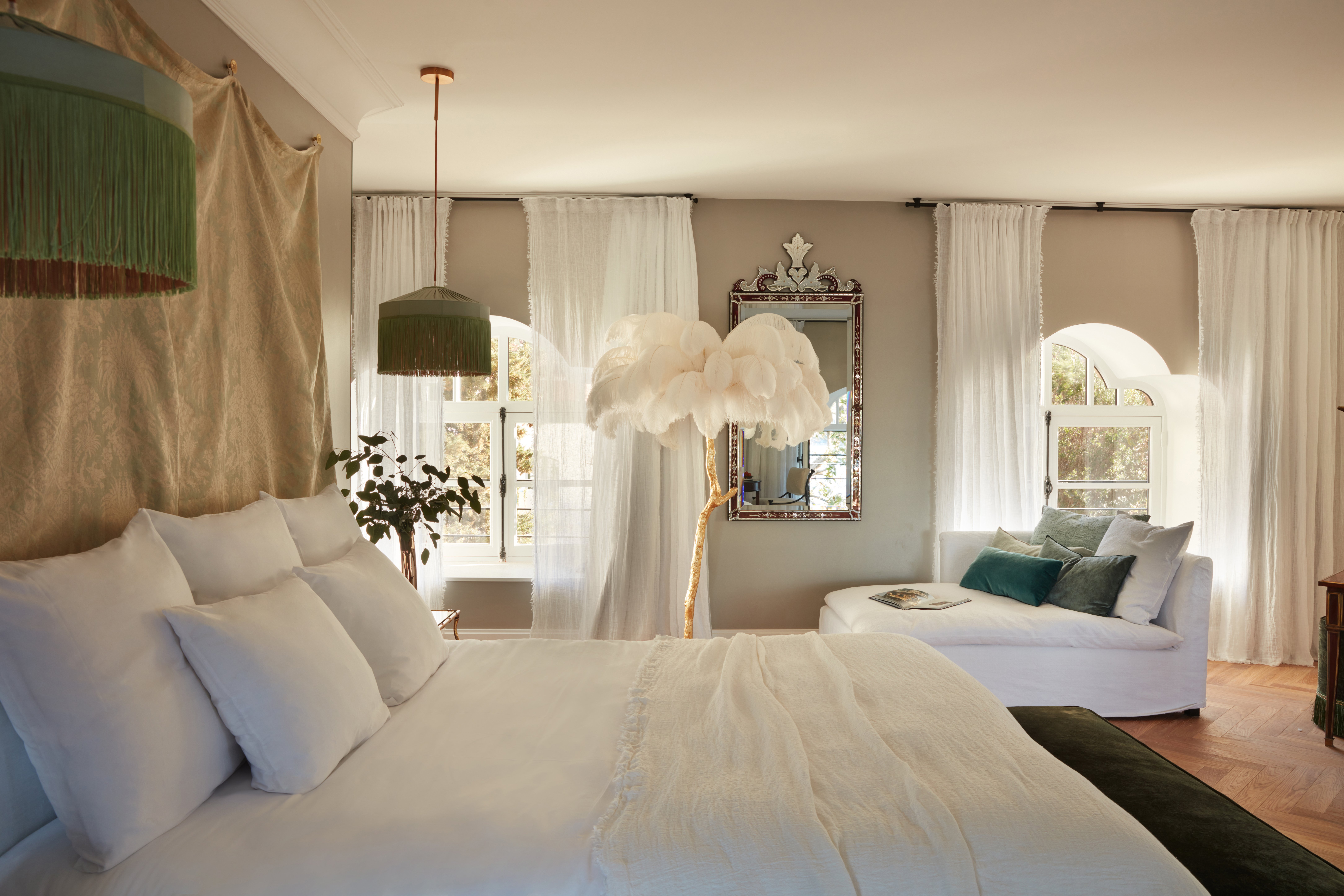 Chateau de Theoule-guestroom-Signature Suite.jpg