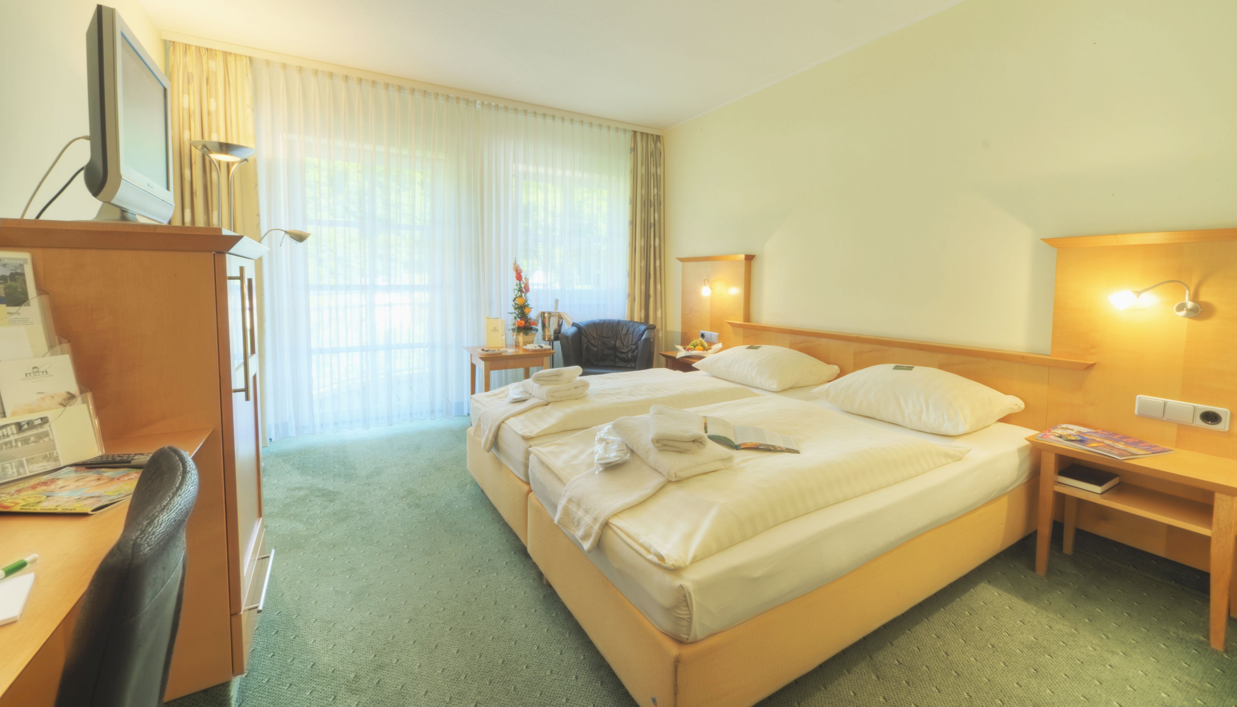 HOTEL LAHNSCHLEIFE-guestroom-Double Room Lahn Side.jpg