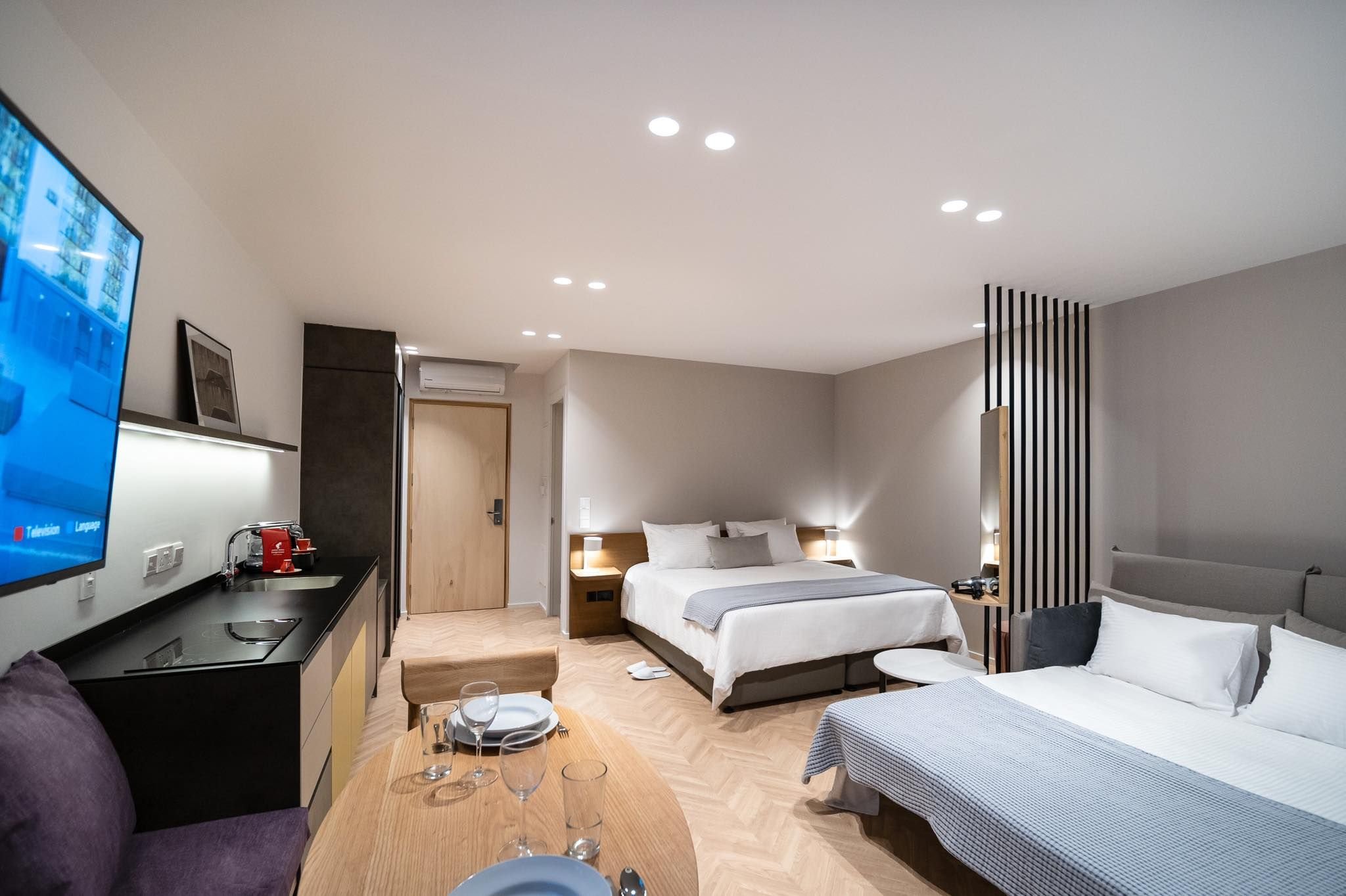 ALINEA SUITES LIMASSOL CENTER-guestroom-Deluxe Family Suite.jpg