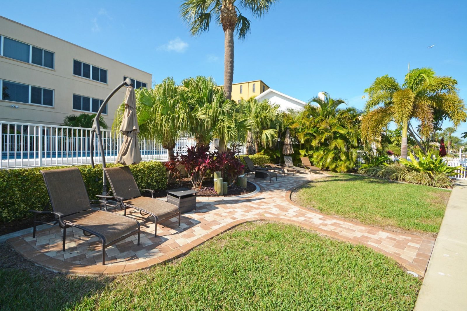 WESTWINDS WATERFRONT RESORT-guestroom-Exterior Sunbed.jpg