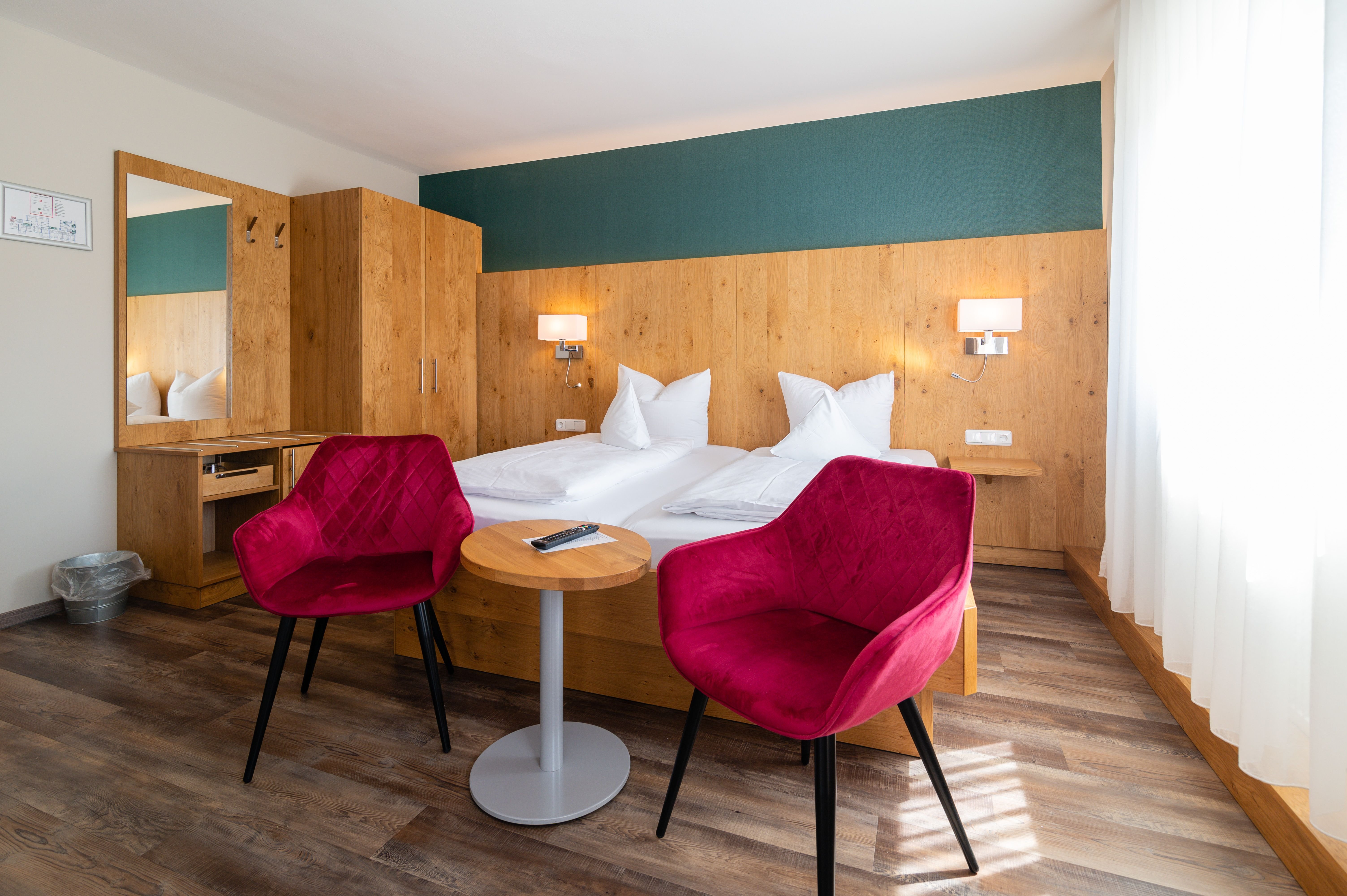HOTEL RESTAURANT RICHARD HELD-guestroom-Helden Triple Family.jpg