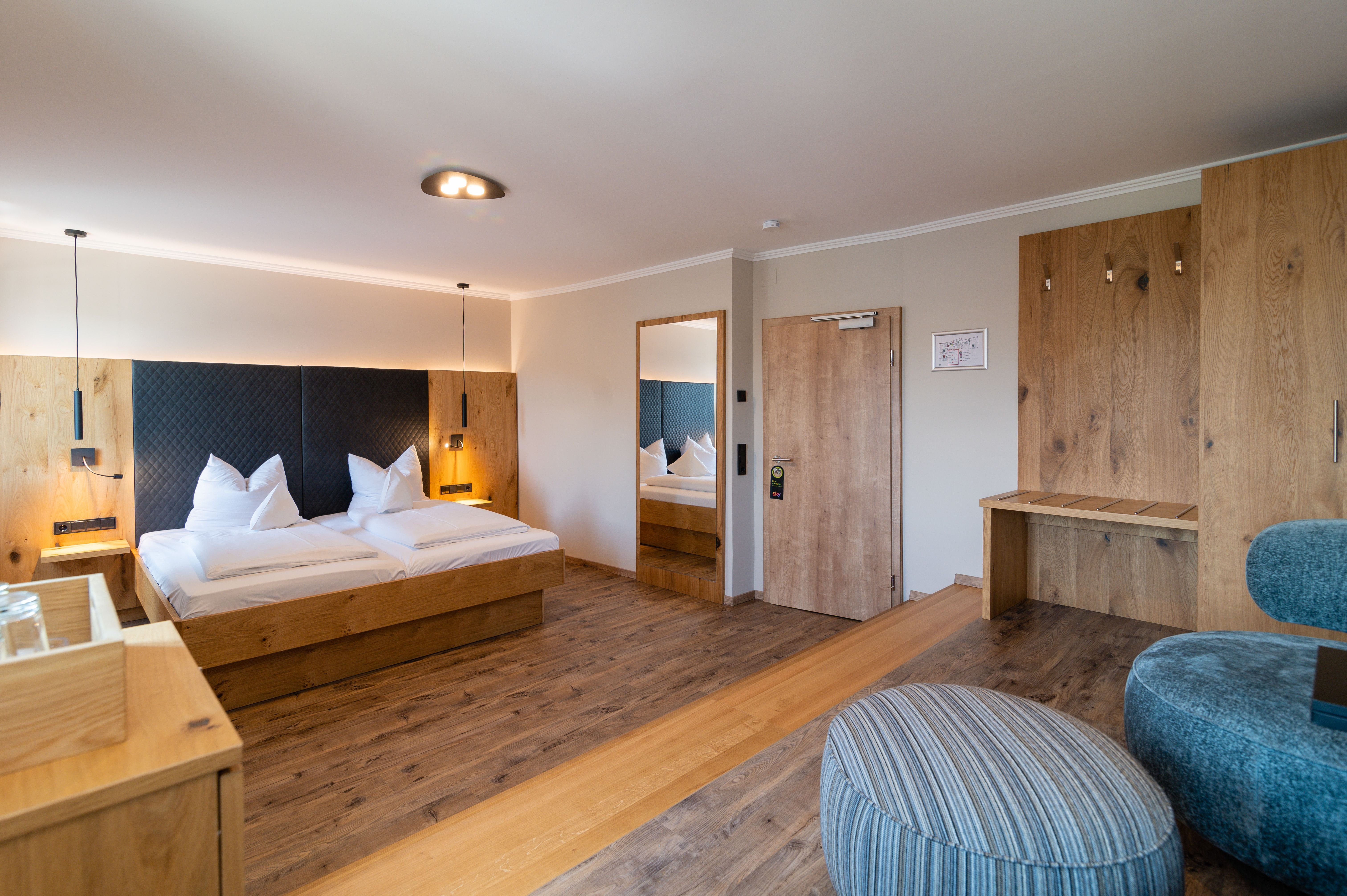 HOTEL RESTAURANT RICHARD HELD-guestroom-Helden Junior Suite Family.jpg