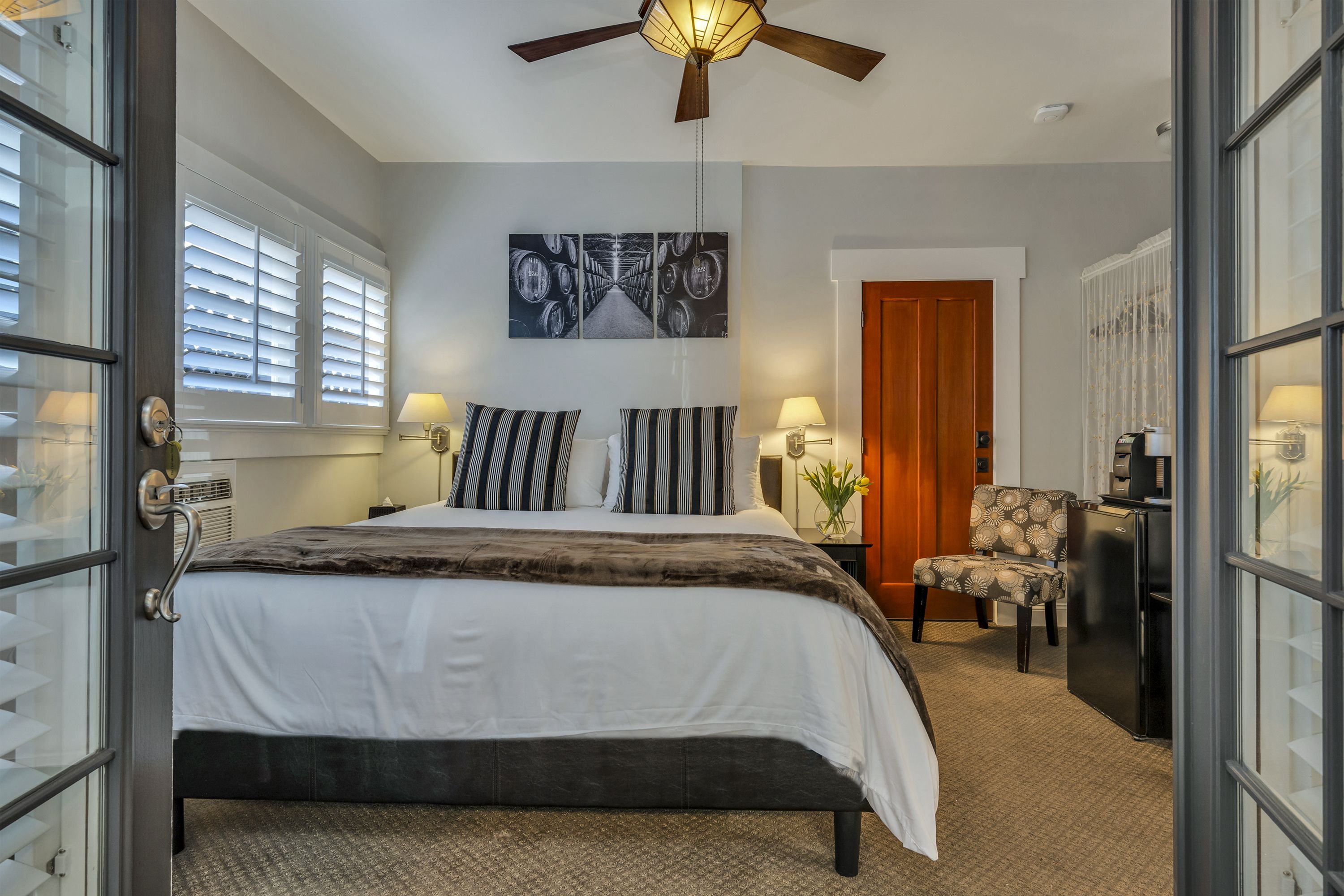 THE CRAFTSMAN INN-guestroom-Standard King Spring Room.jpg