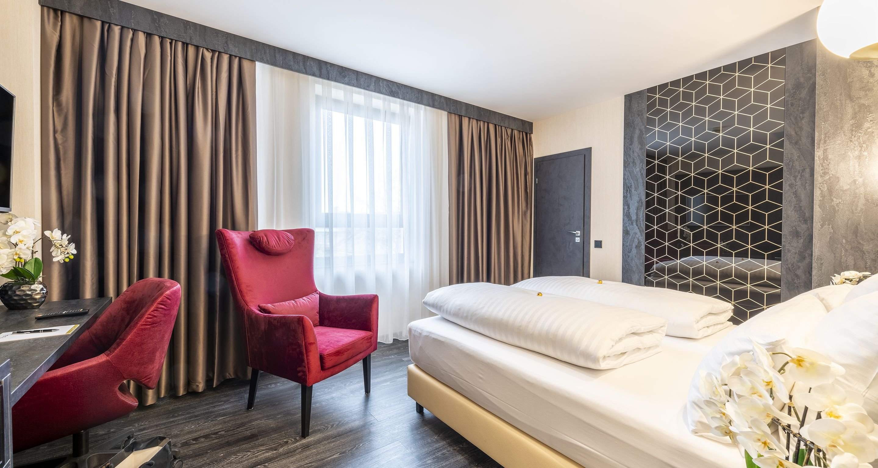 PLAZA INN SALZBURG CITY-guestroom-Double Room courtyard side.jpg