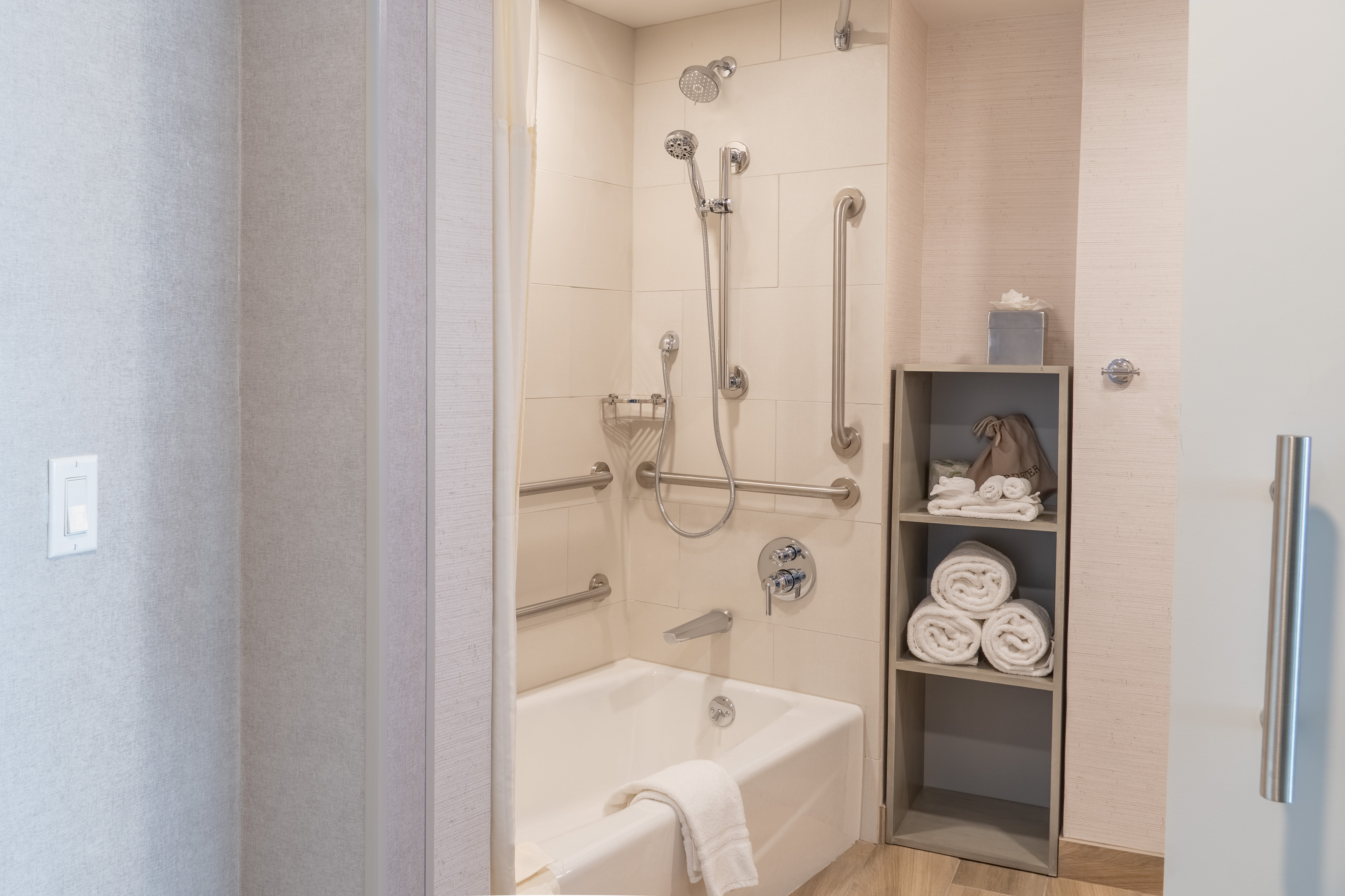 ORANGE COUNTY AIRPORT-guestroom-Relax in comfort: ADA-accessible bathtub for your convenience..jpg