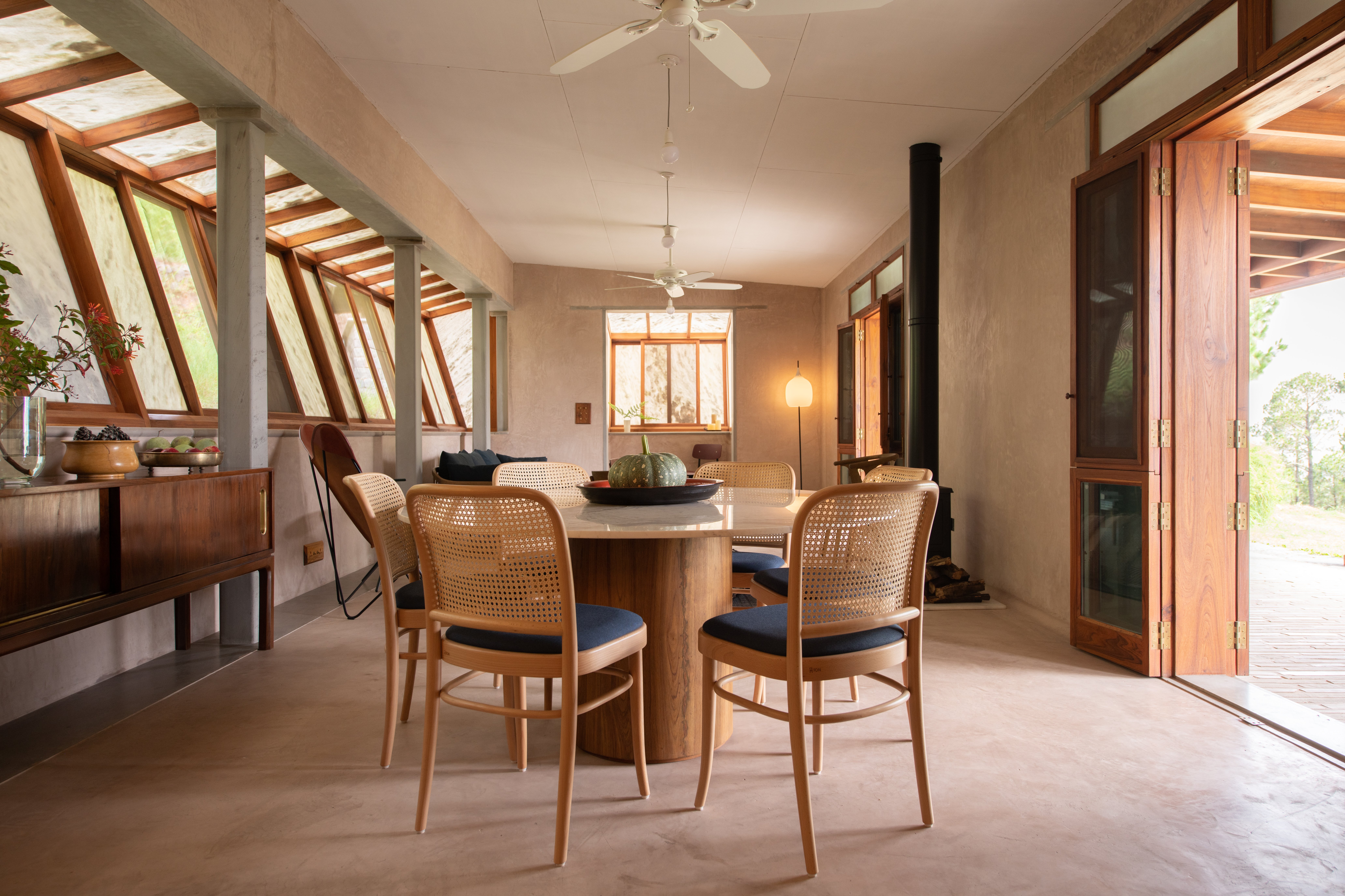 Amaya-guestroom-Private Villa - Living Area.jpg