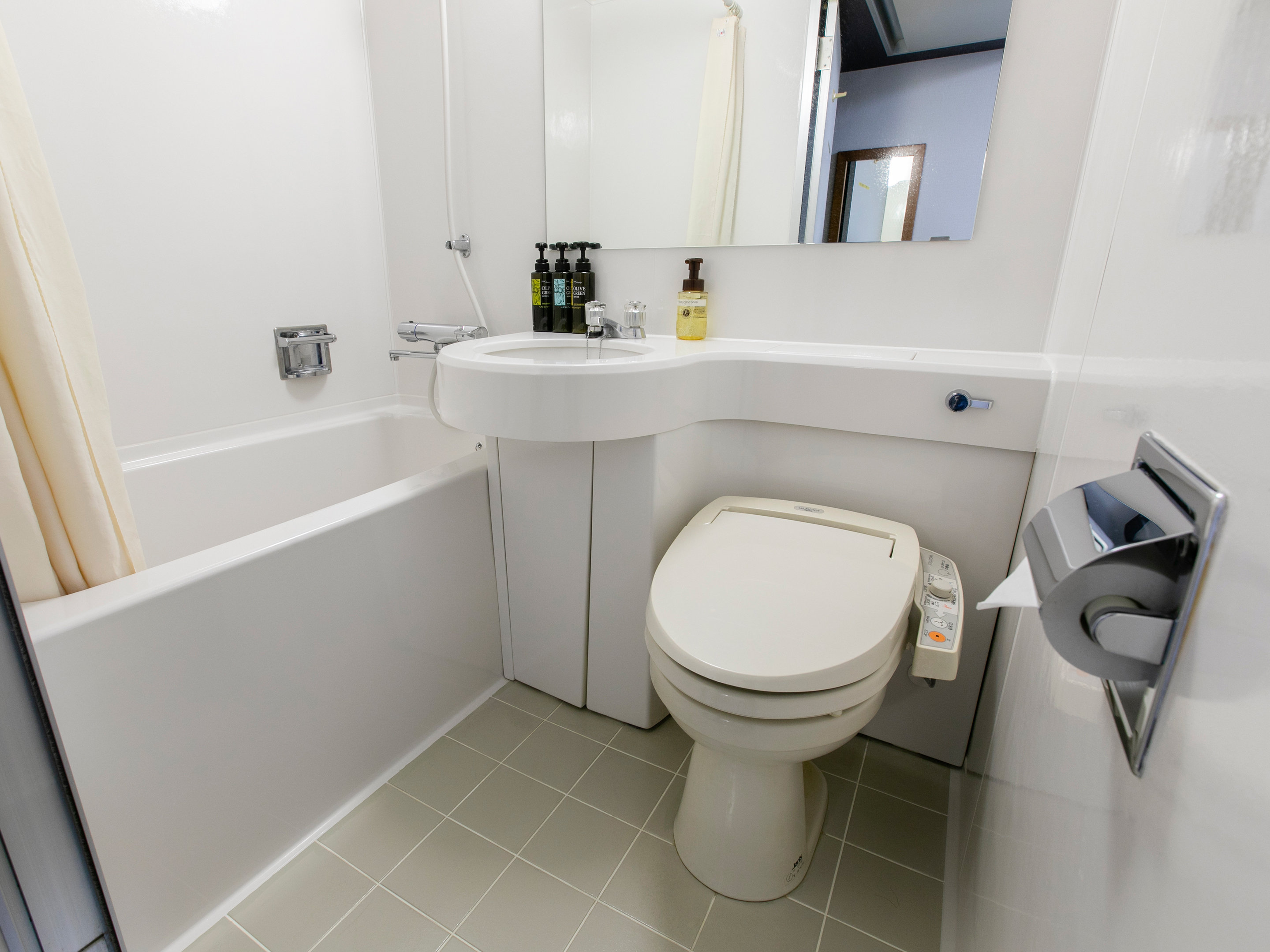 KOKO STAY Miyakonojo-guestroom-Modorate Bathroom.jpg