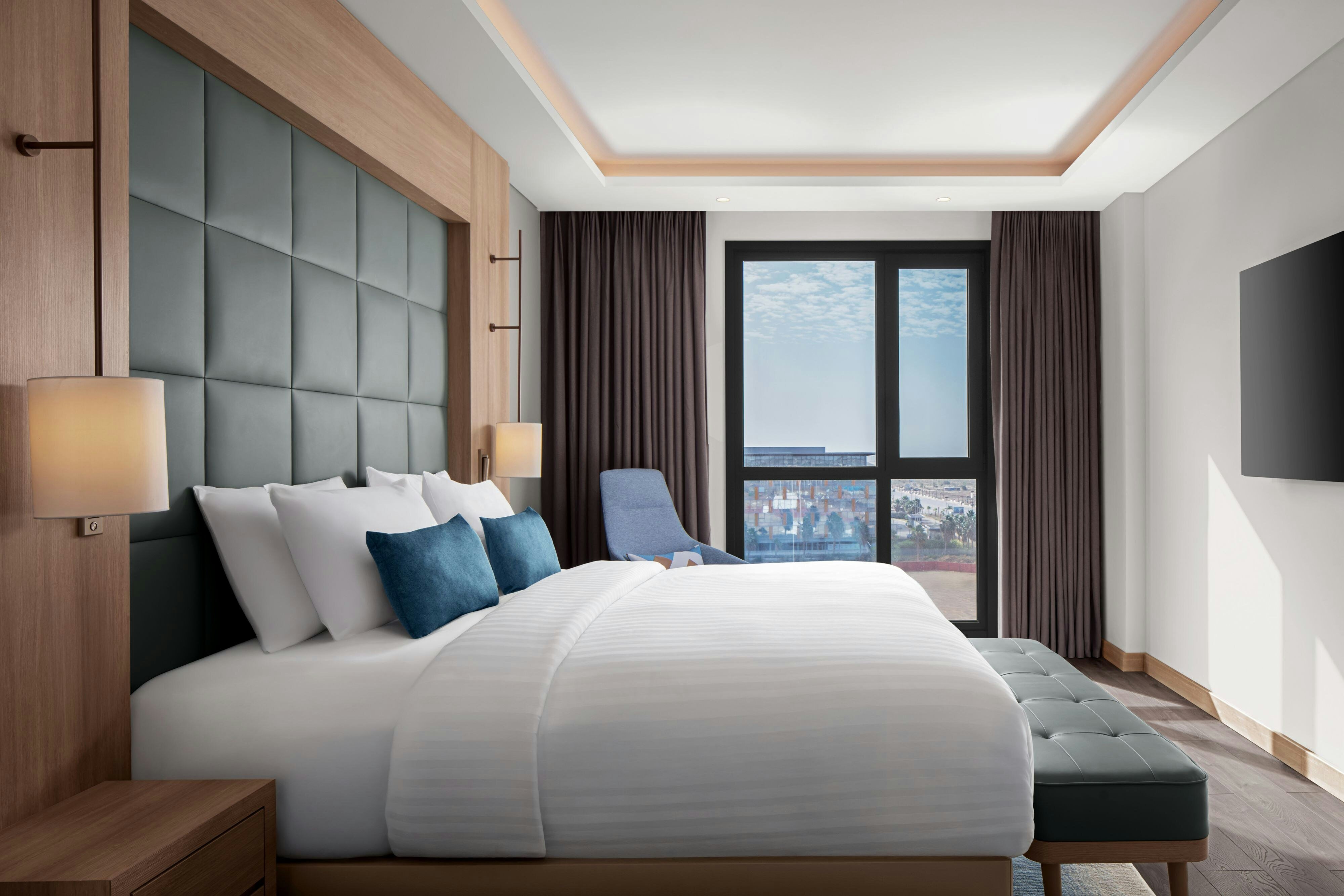 Courtyard By Marriott Dakar Diamniadio-guestroom-Royal Suite.jpg