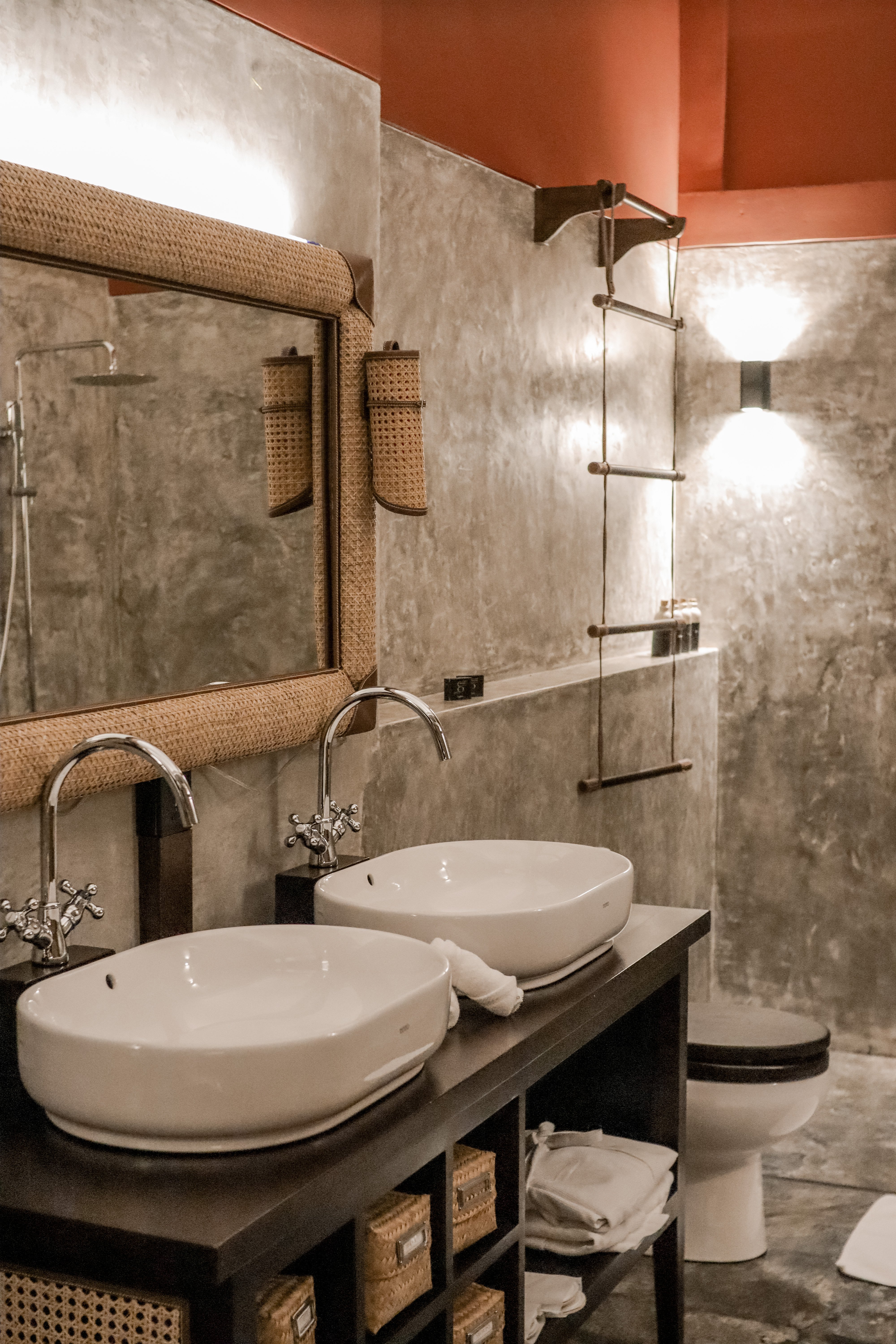 Aarunya Nature Resort-guestroom-Sky Habitat Bathroom.jpg