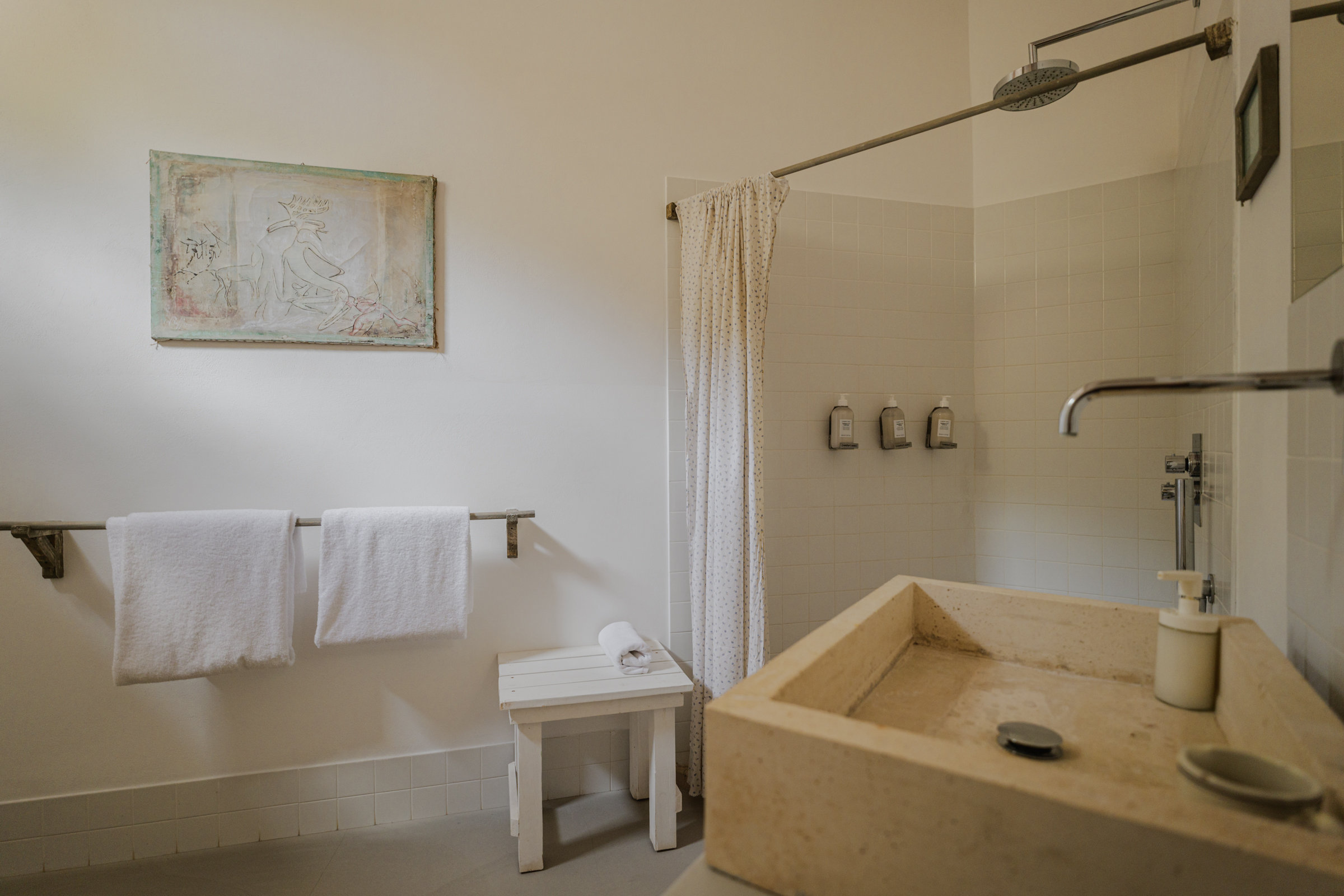 Masseria Palombara-guestroom-Garden Room - Bathroom.jpg