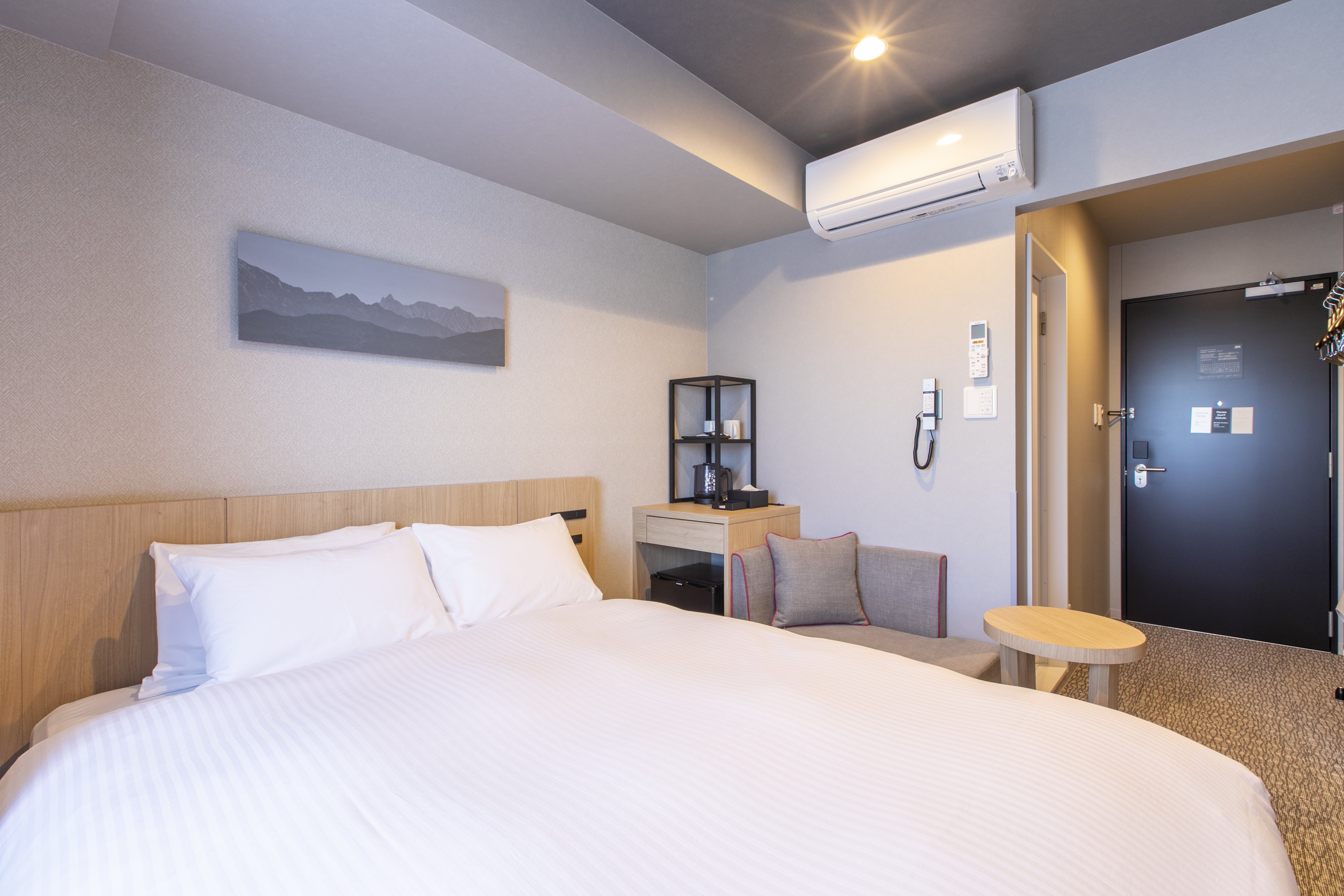 KOKOHOTEL Takayama-guestroom-Deluxe Single Room.jpg