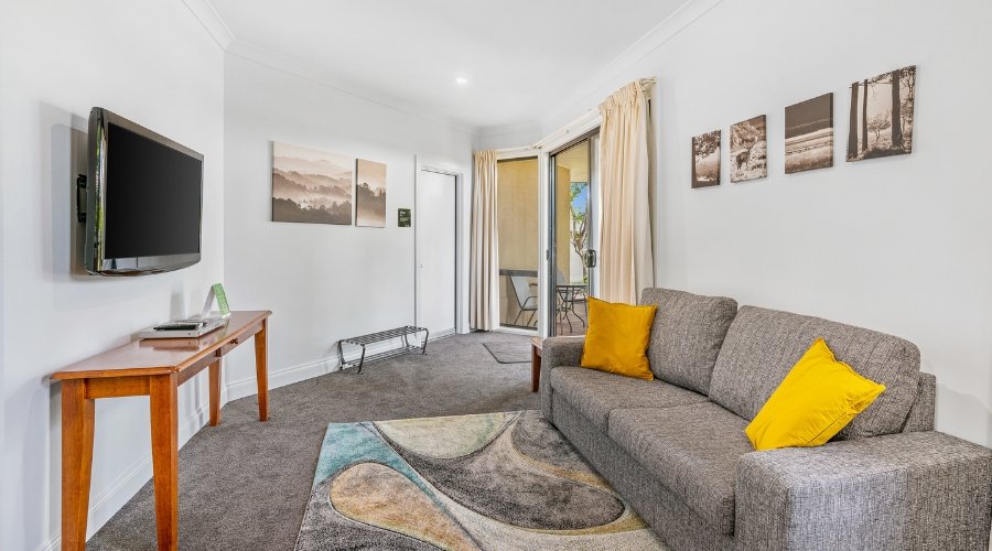 Leisure Inn Pokolbin-guestroom-One Bedroom Apartment .jpg
