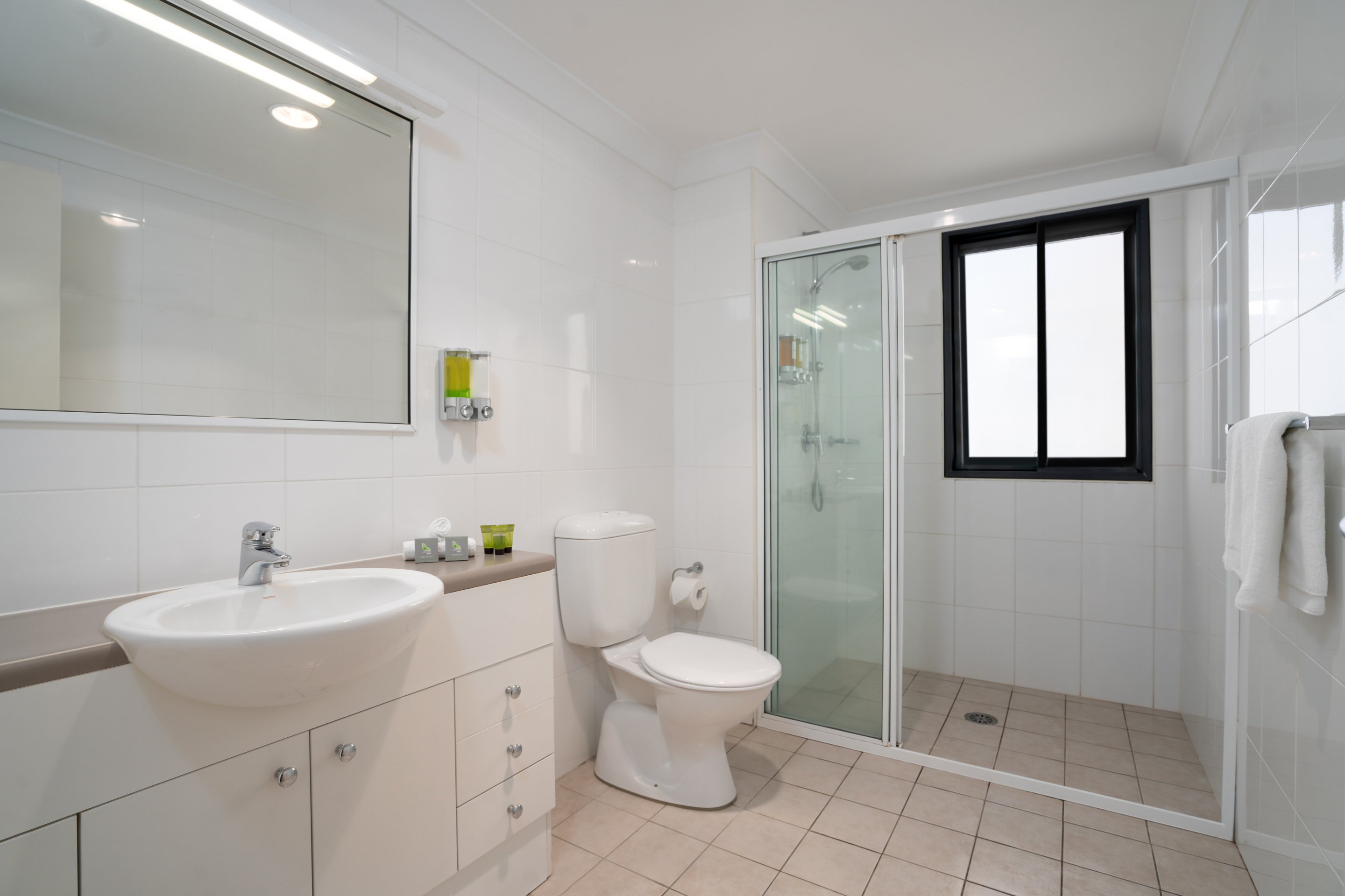 Leisure Inn Spires-guestroom-Studio Room Bathroom.jpg