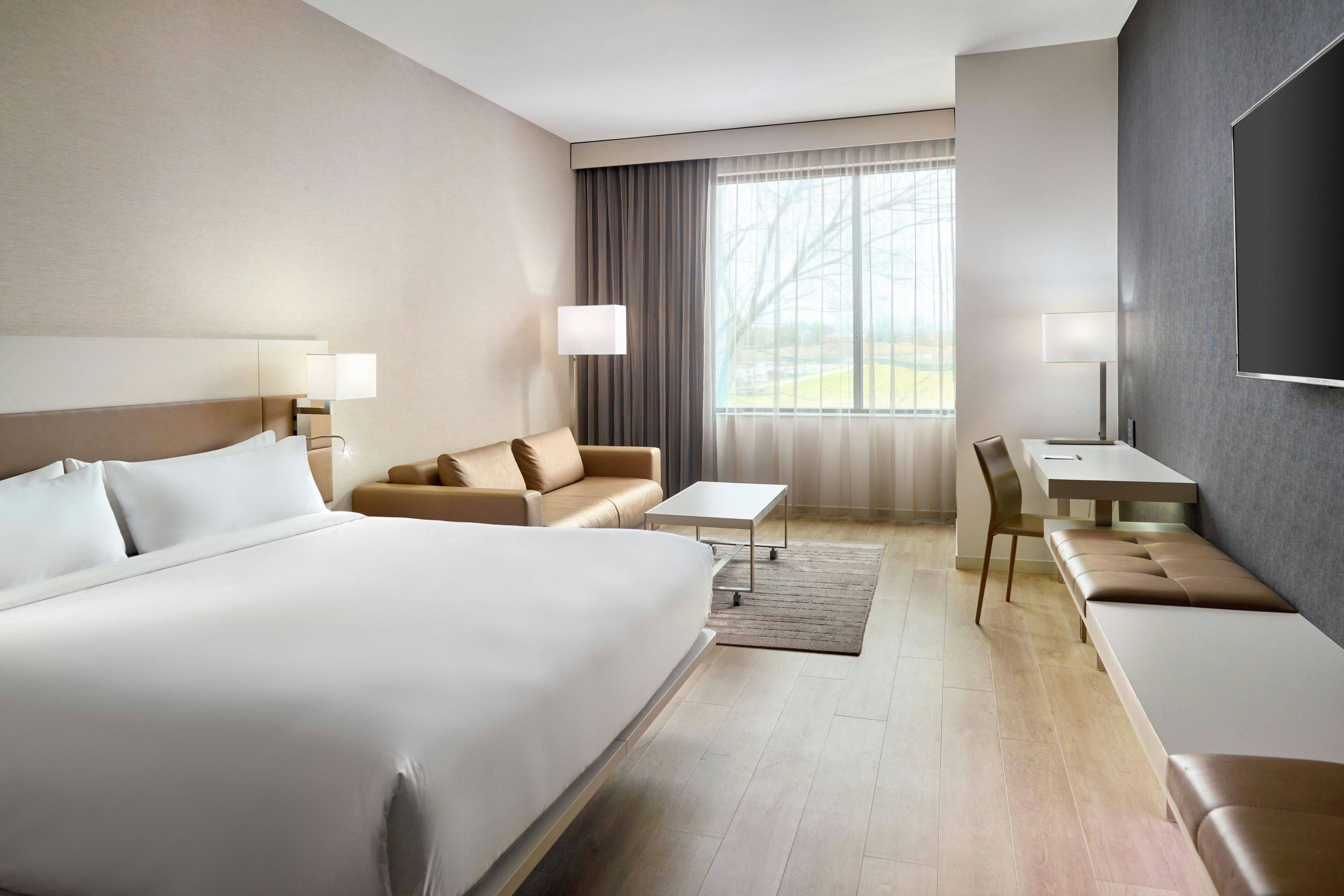 AC Hotels by Marriott Charlotte SouthPark-guestroom-King Guest Room.jpg
