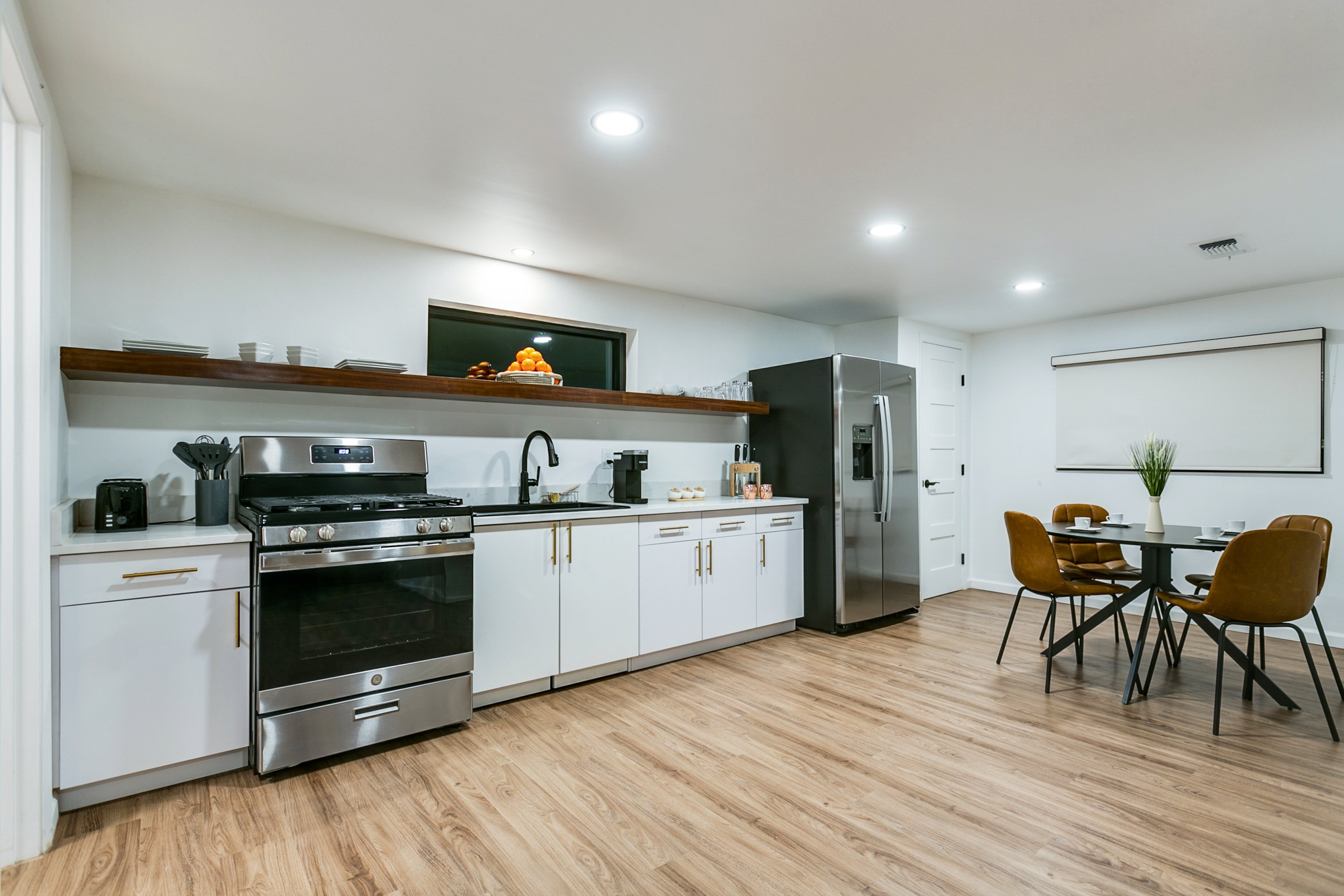 Angoria Hotel-guestroom-One Bed Apartment King Bed Kitchen.jpg