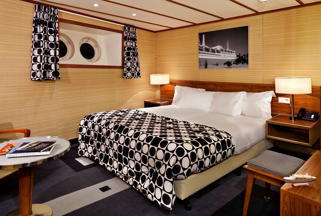 ss Rotterdam-guestroom-Superior Room Hotel Slapenss Rotterdam.jpg