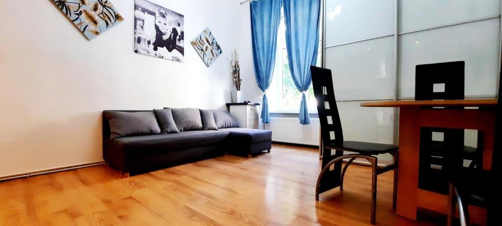LORF HOSTEL&COFFEE-guestroom-GUEST ROOM.jpg