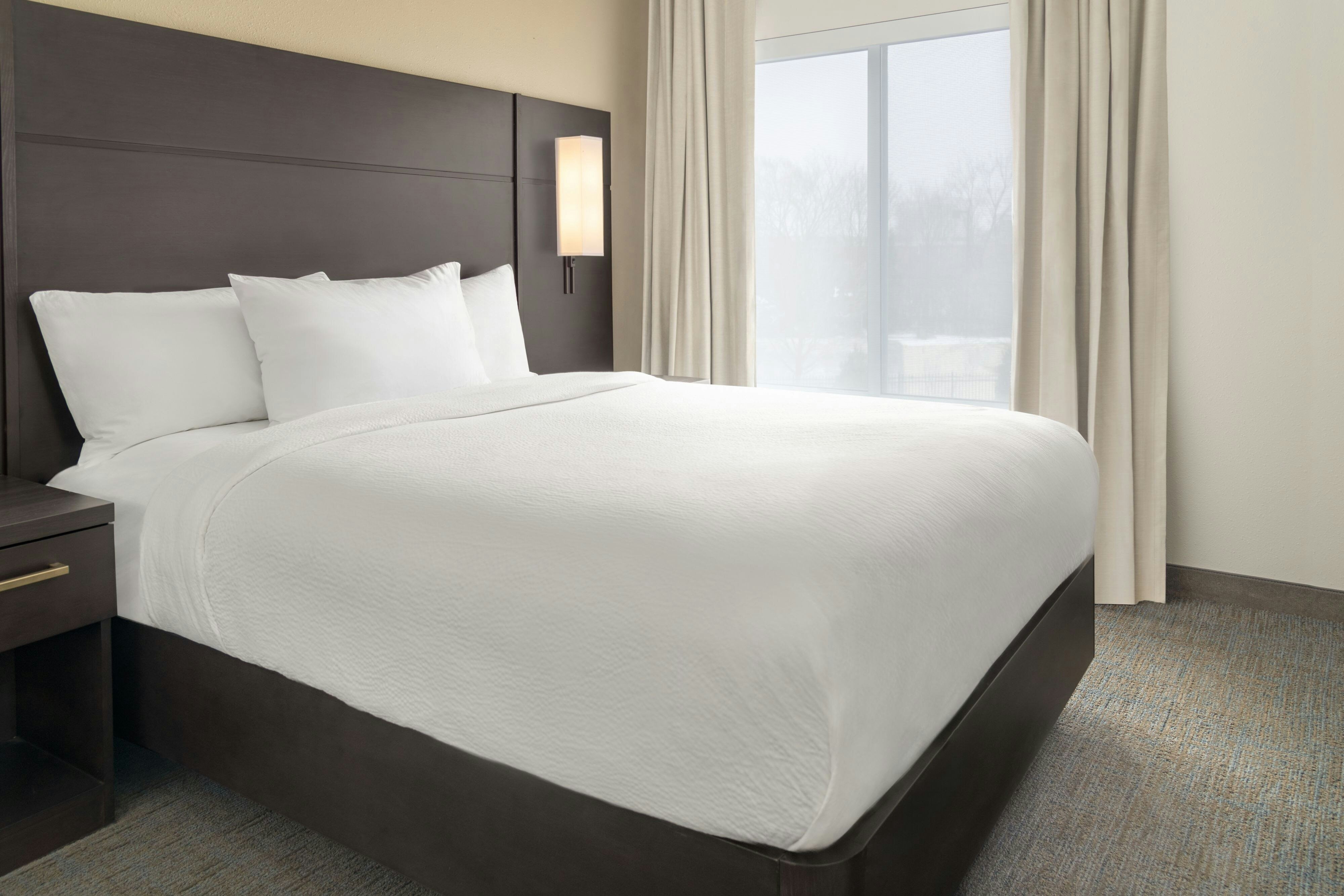 Residence Inn by Marriott Detroit Dearborn-guestroom-king bed stdo.jpg