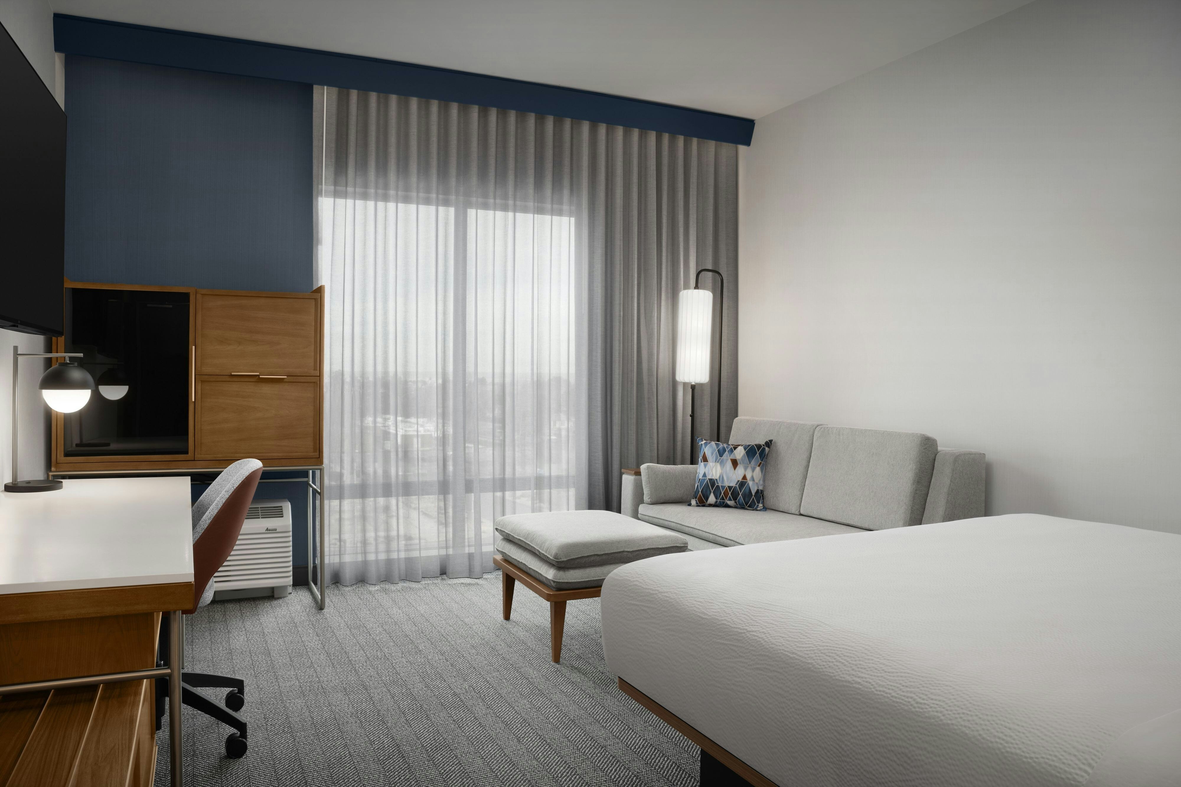 Courtyard by Marriott Antioch Pittsburg-guestroom-Studio King Sofabed.jpg