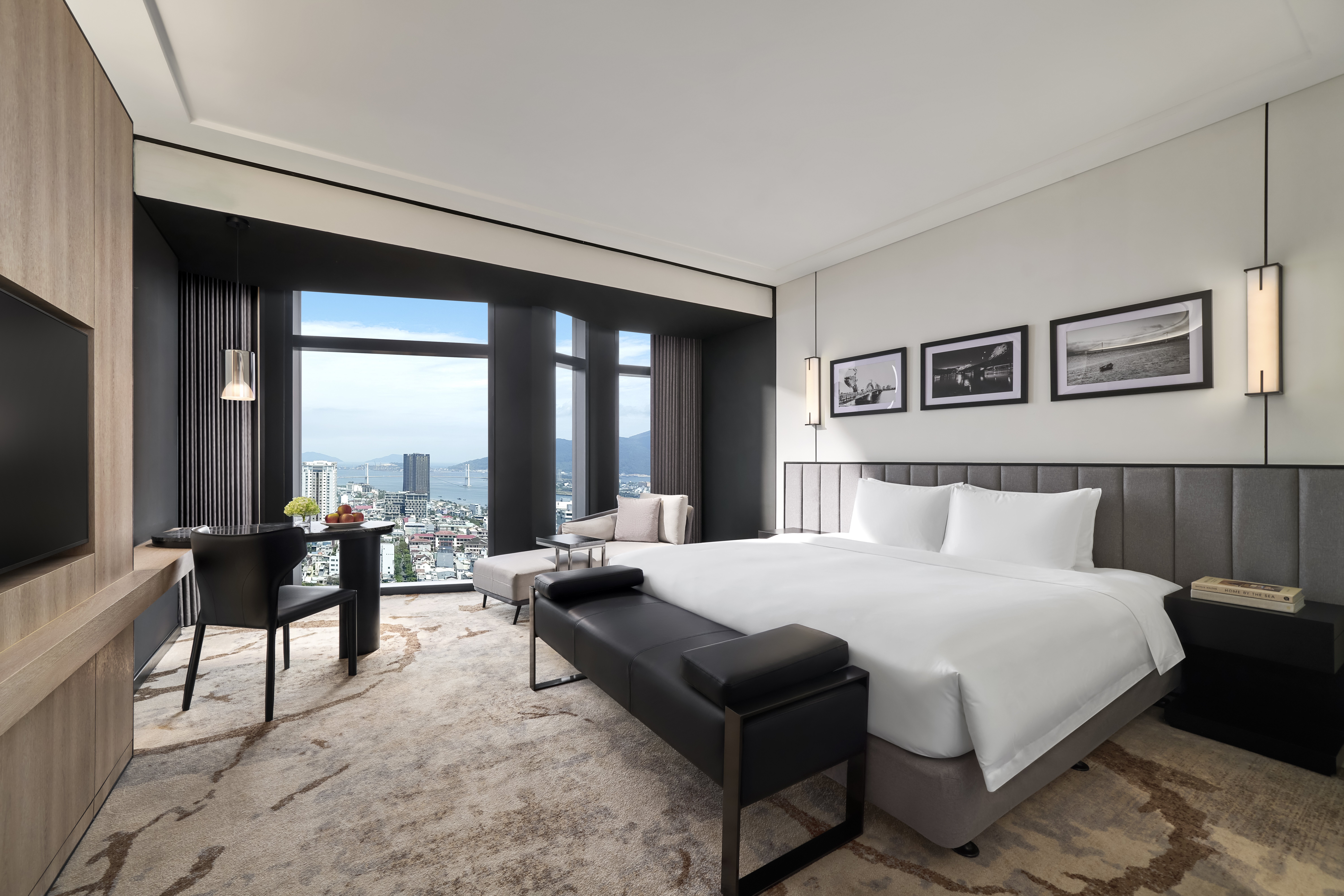 CROWNE PLAZA DANANG CITY CENTRE BY-guestroom-King Bed Guest Room.jpg