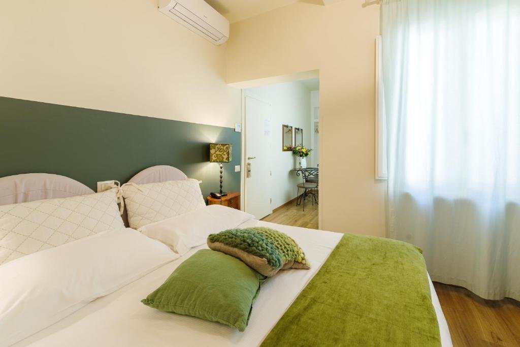 AURORA BOUTIQUE HOTEL AND SPA-guestroom-Guest Room.jpg
