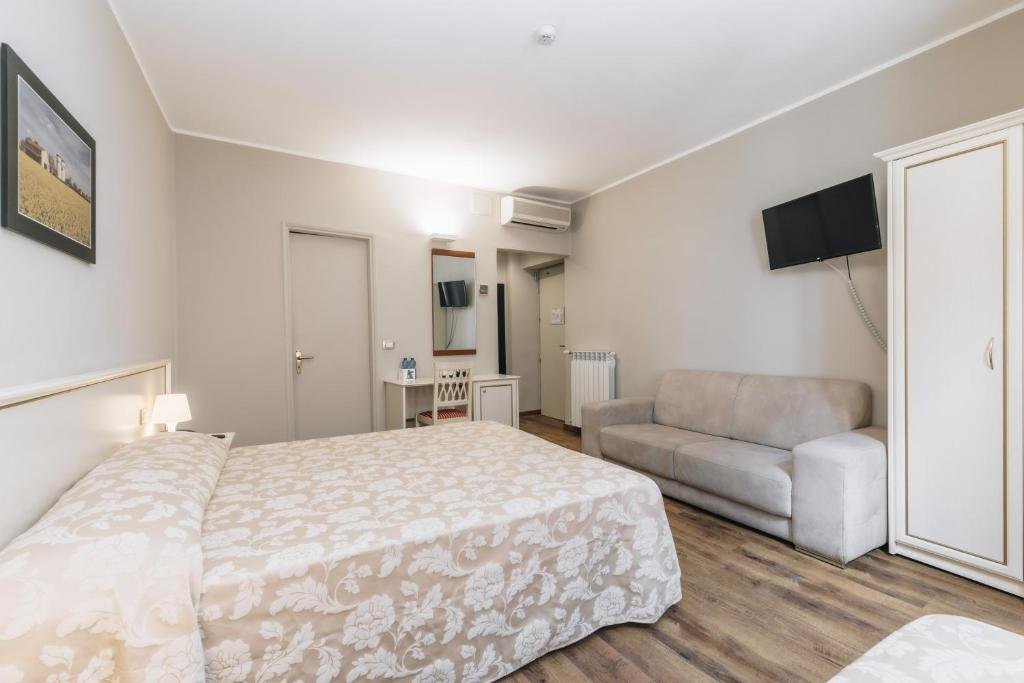 CITY HOTEL ASTORIA-guestroom-Guest Room.jpg