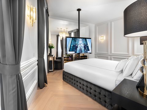 THE PLEIN HOTEL - Photo 12