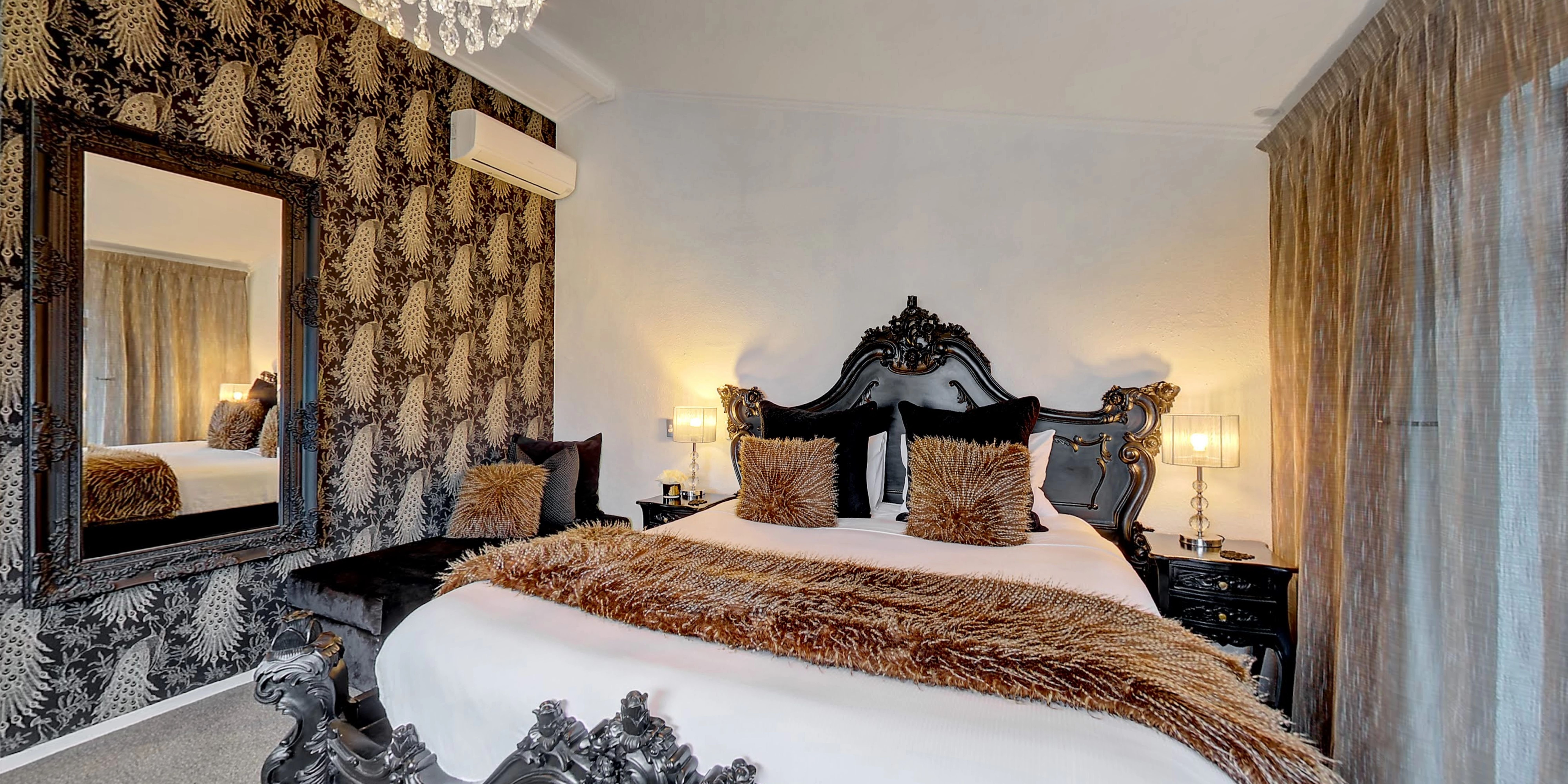 OREWA BEACHCOMBER-guestroom-BATH SUITE.jpg