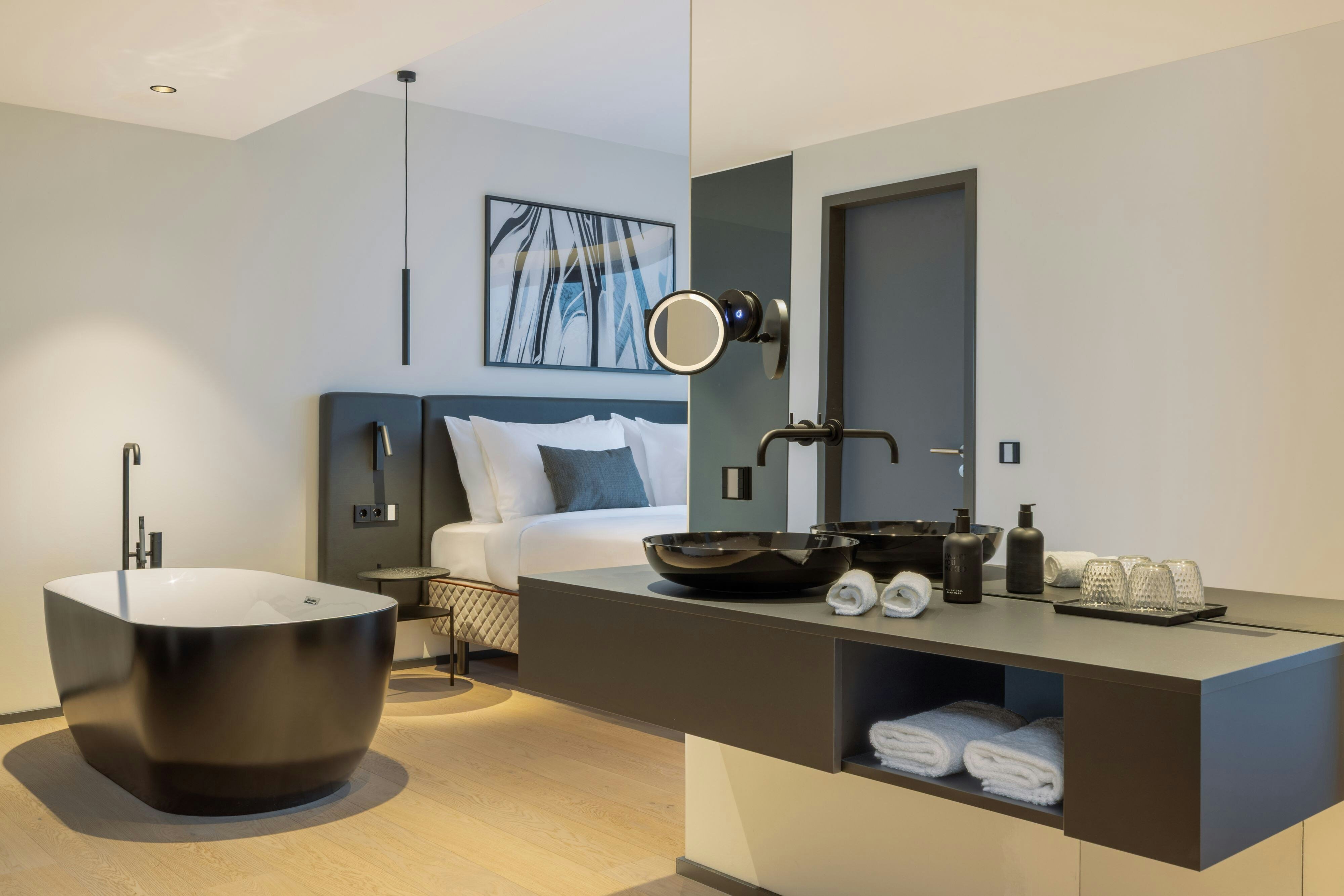 DAS AFFALTERBACH Stuttgart Autograph Collection-guestroom-Junior Roof Top Suite Bathroom.jpg