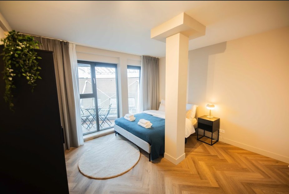 Kerkstraat-guestroom-Premium BDR Apt Bedroom.jpg