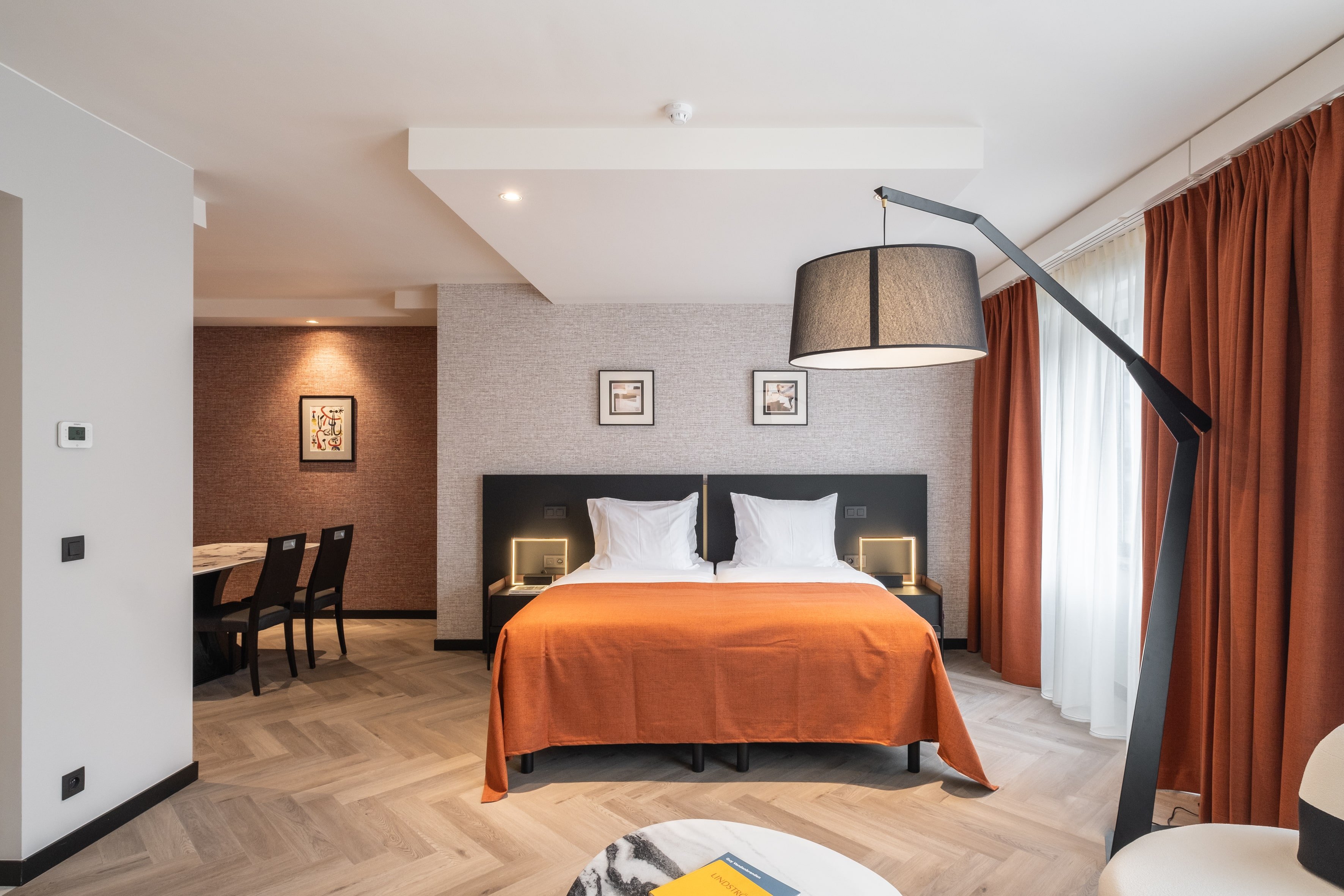 TOP CCL HYLLIT ANTWERP CITY CENTRE-guestroom-Junior Suite twin beds - TOP CCL Hyllit Hotel Antwerp.jpg