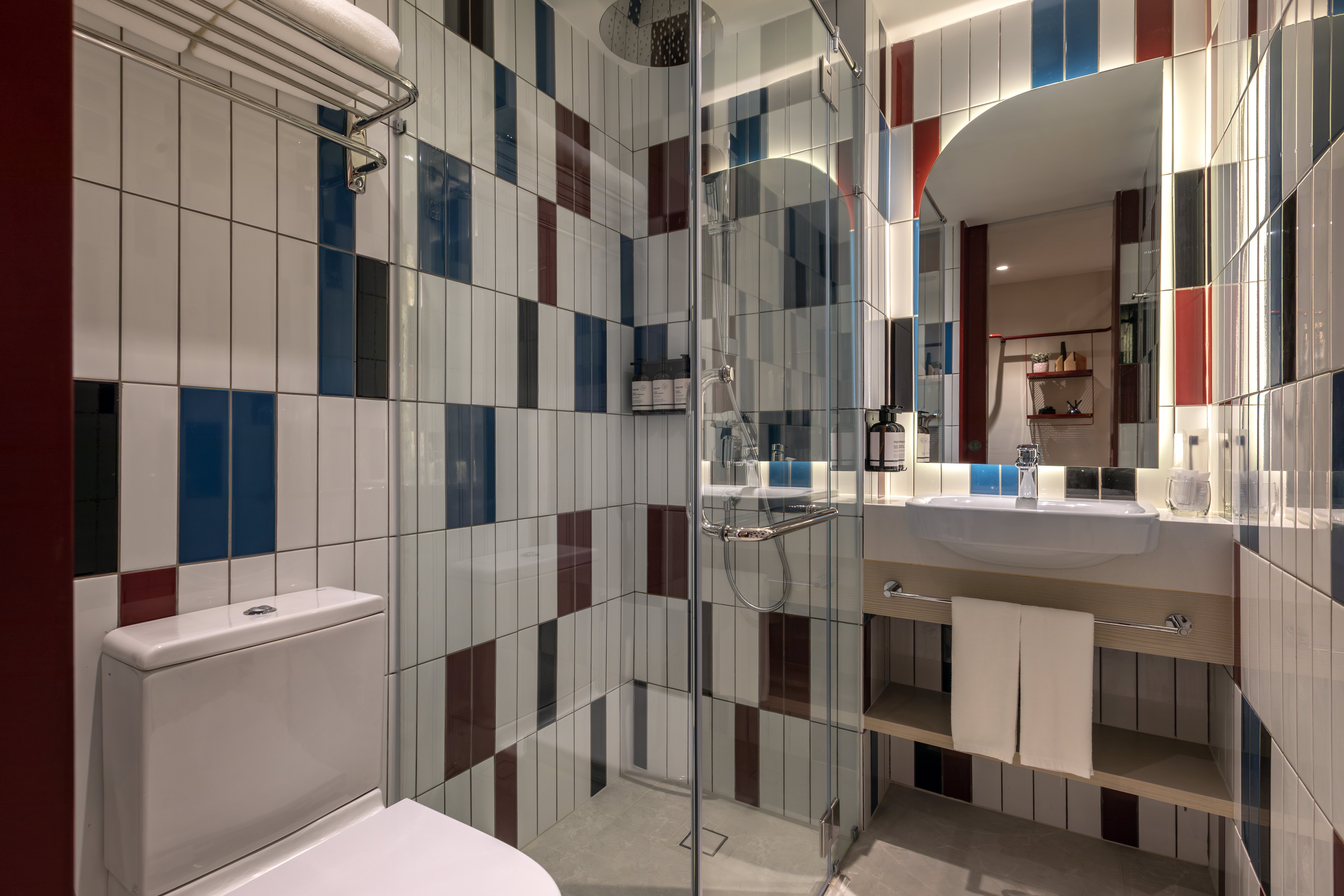 lyf Georgetown Penang-guestroom-lyf Georgetown Penang - All Together Three Bedroom - Bathroom.jpg