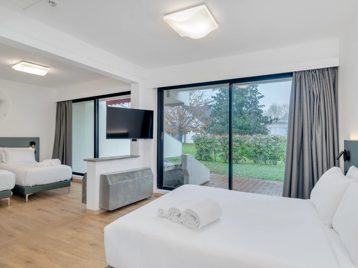 B&B HOTEL ALBA-guestroom-Guest Room.jpg