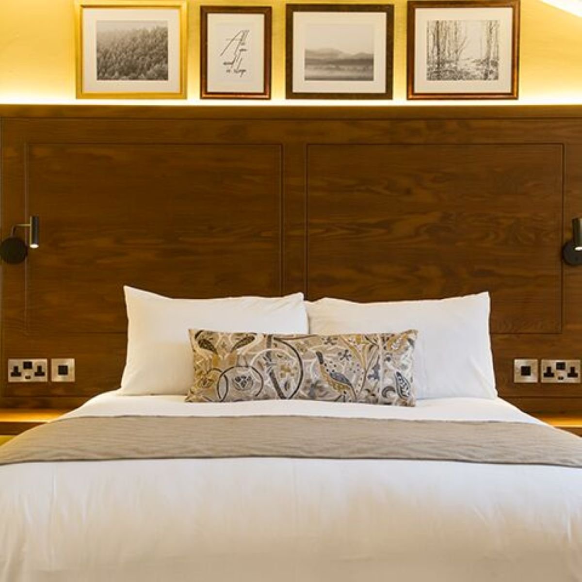 The Snowy Owl by IKC-guestroom-Double Room.jpg