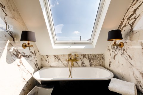 Signature Suite (The Artist Atelier) - Bathroom