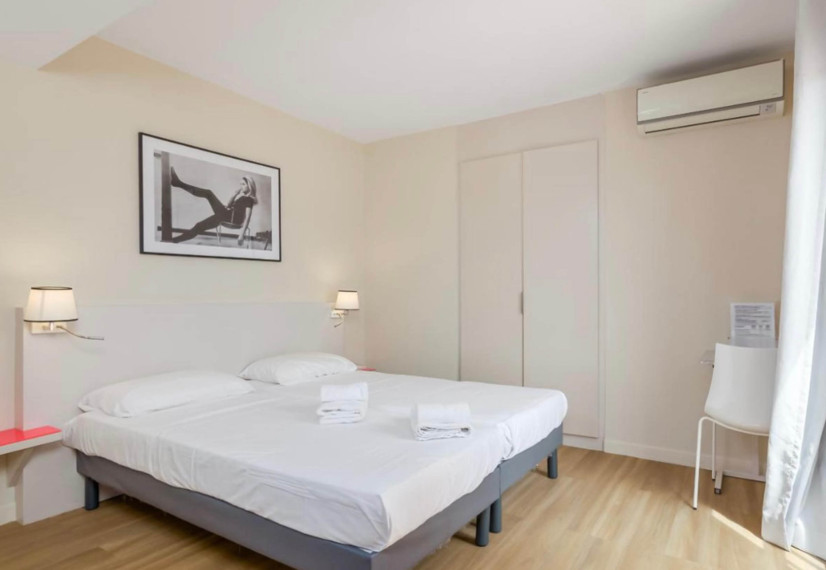 B&B HOTEL ANTIBES JUAN-LES-PINS-guestroom-Room.jpg