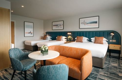 Viking Hotel-guestroom-Superior Room With Two Doubles Single Bed And Seating Area.jpg