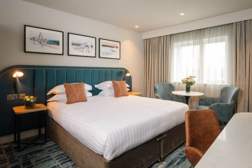 Viking Hotel-guestroom-Superior King Room With Comfy Bed.jpg