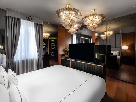 THE PLEIN HOTEL - Photo 16