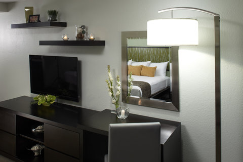 Island Colony Guest Room Detail
