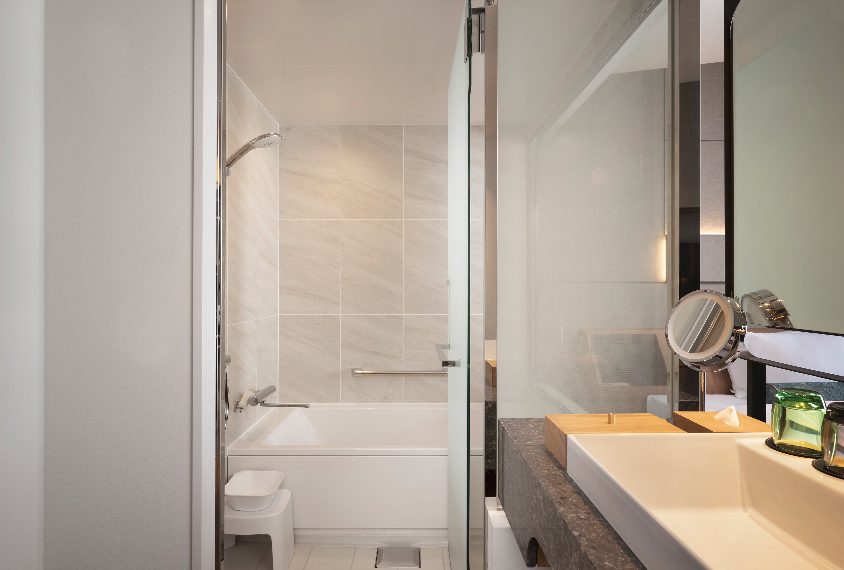 Nikko Style Niseko Hanazono-guestroom-Superior Club Bathroom.jpg