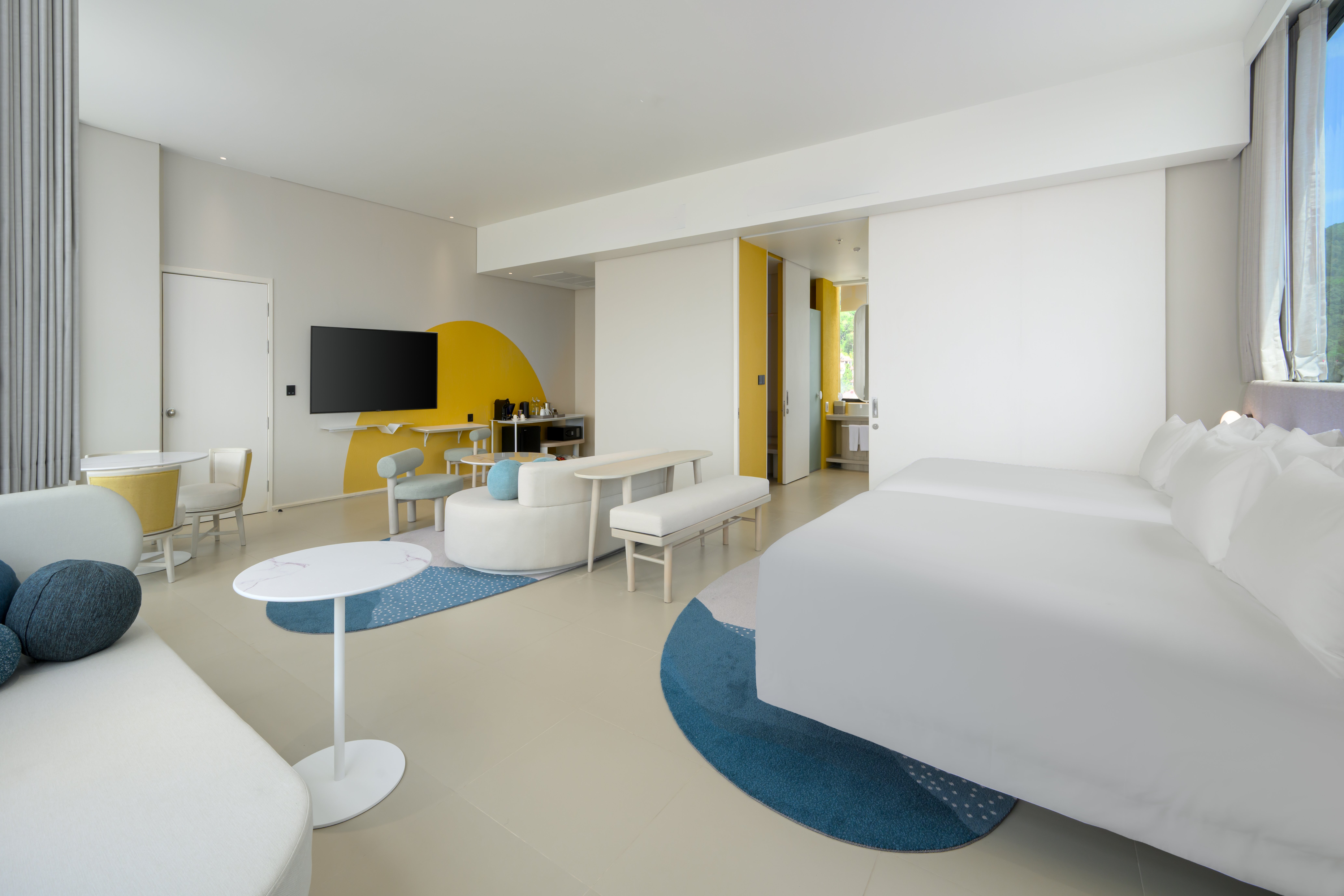 CENTARA KARON PHUKET-guestroom-06 Deluxe Suite Ocean View 1.jpg