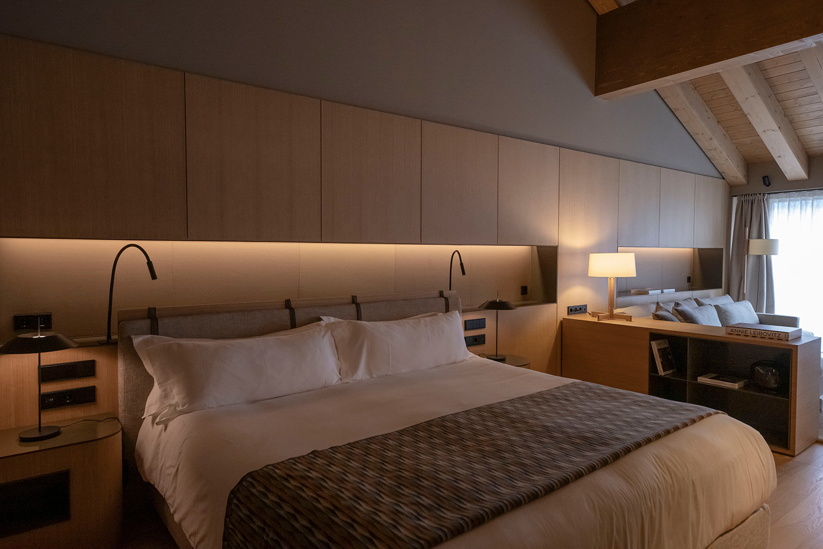 THE BLACKPINE HOTEL-guestroom- Suite.jpg
