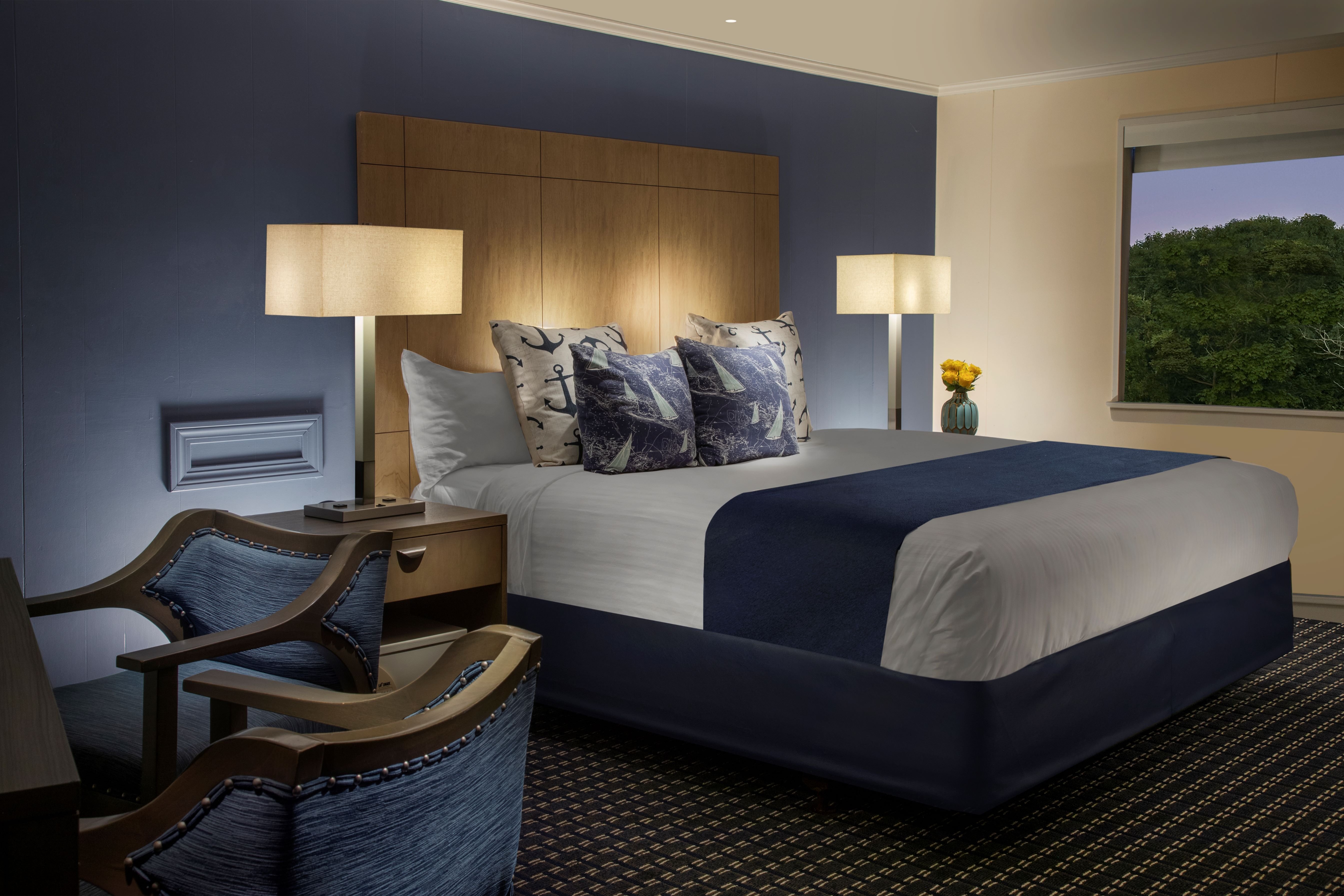 Ocean Street Inn-guestroom-OSI KING.jpg