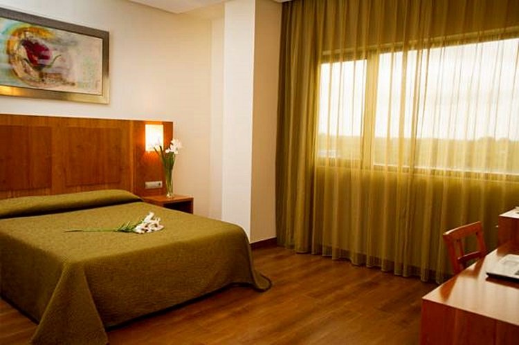 HOTEL LEFLET SANLUCAR-guestroom-654543 Guest Room.jpg