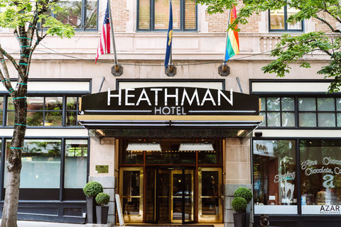 Heathman Hotel Exterior Entrance